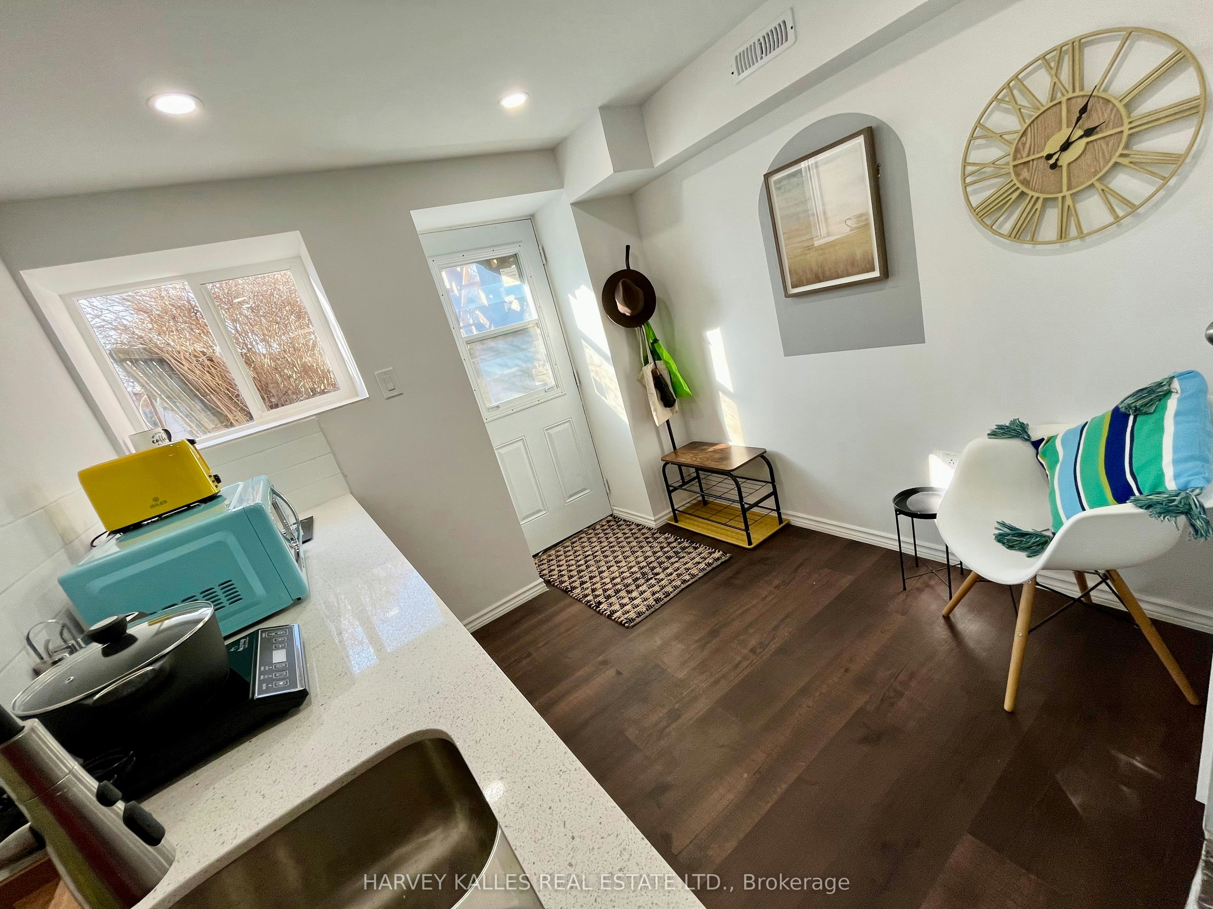 Lower-26 Leyton Avenue, Toronto, ON, M1L 3T4 - 3