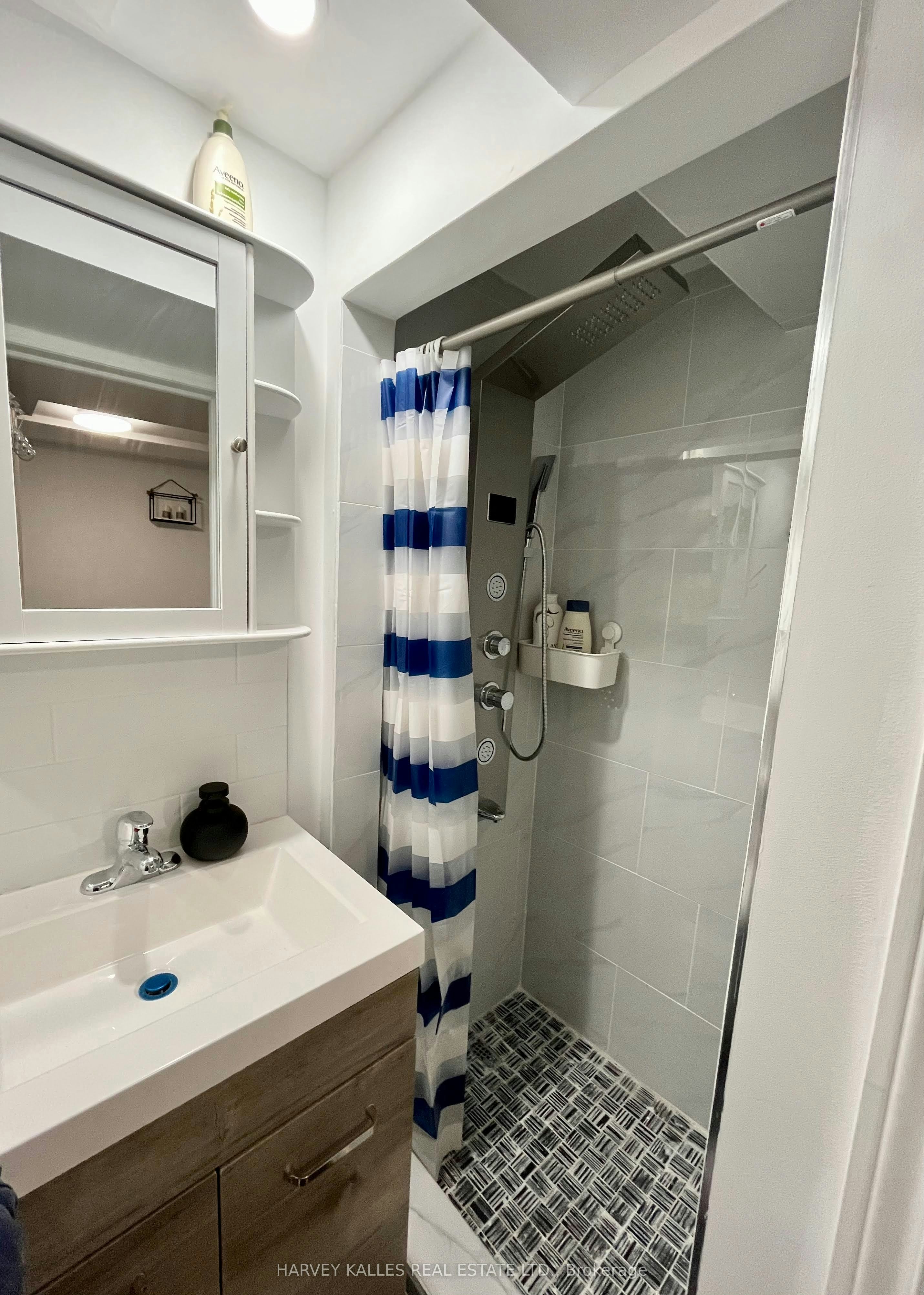 Lower-26 Leyton Avenue, Toronto, ON, M1L 3T4 - 18