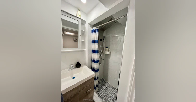 Lower-26 Leyton Avenue, Toronto, ON, M1L 3T4 - 18