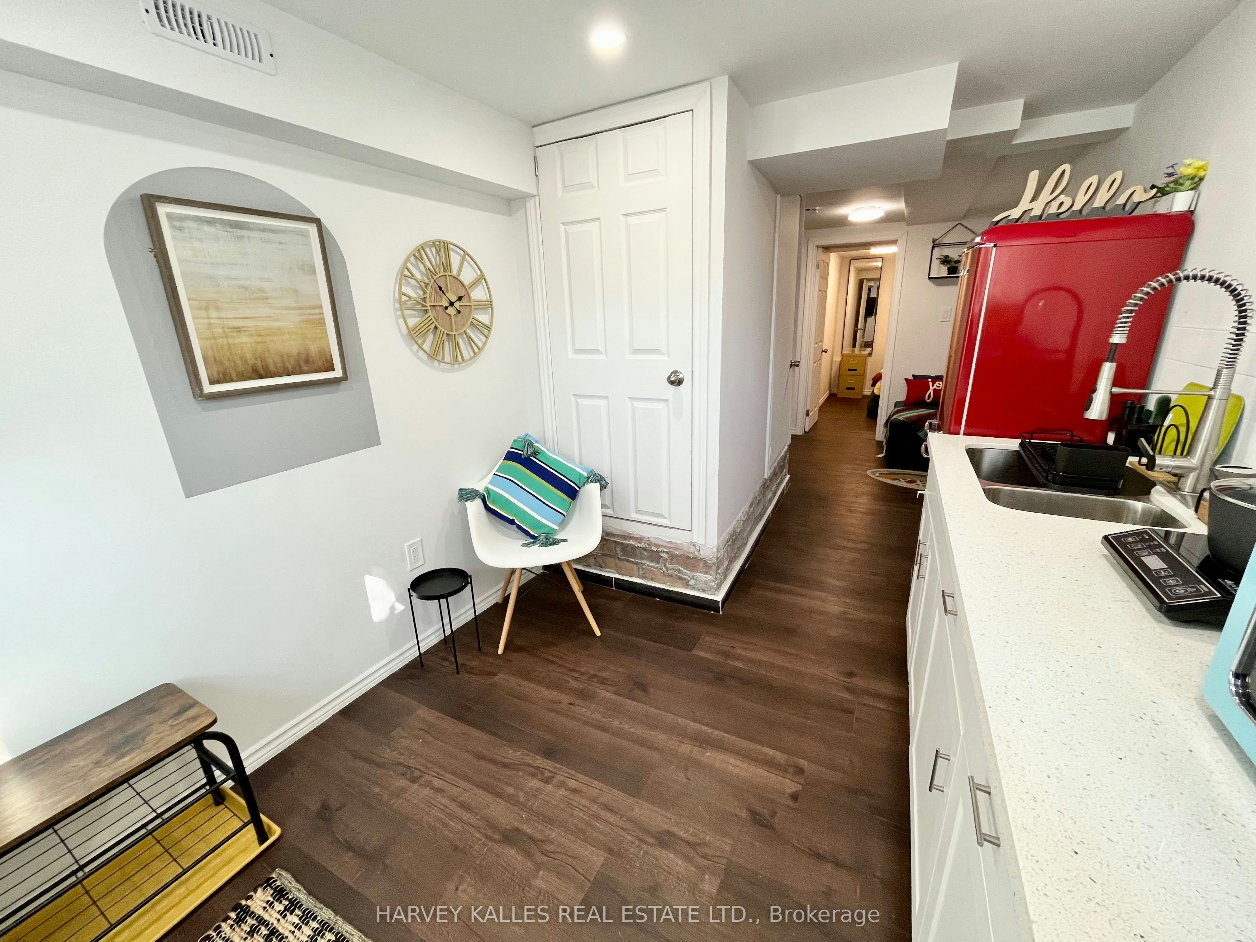 Lower-26 Leyton Avenue, Toronto, ON, M1L 3T4 - 2