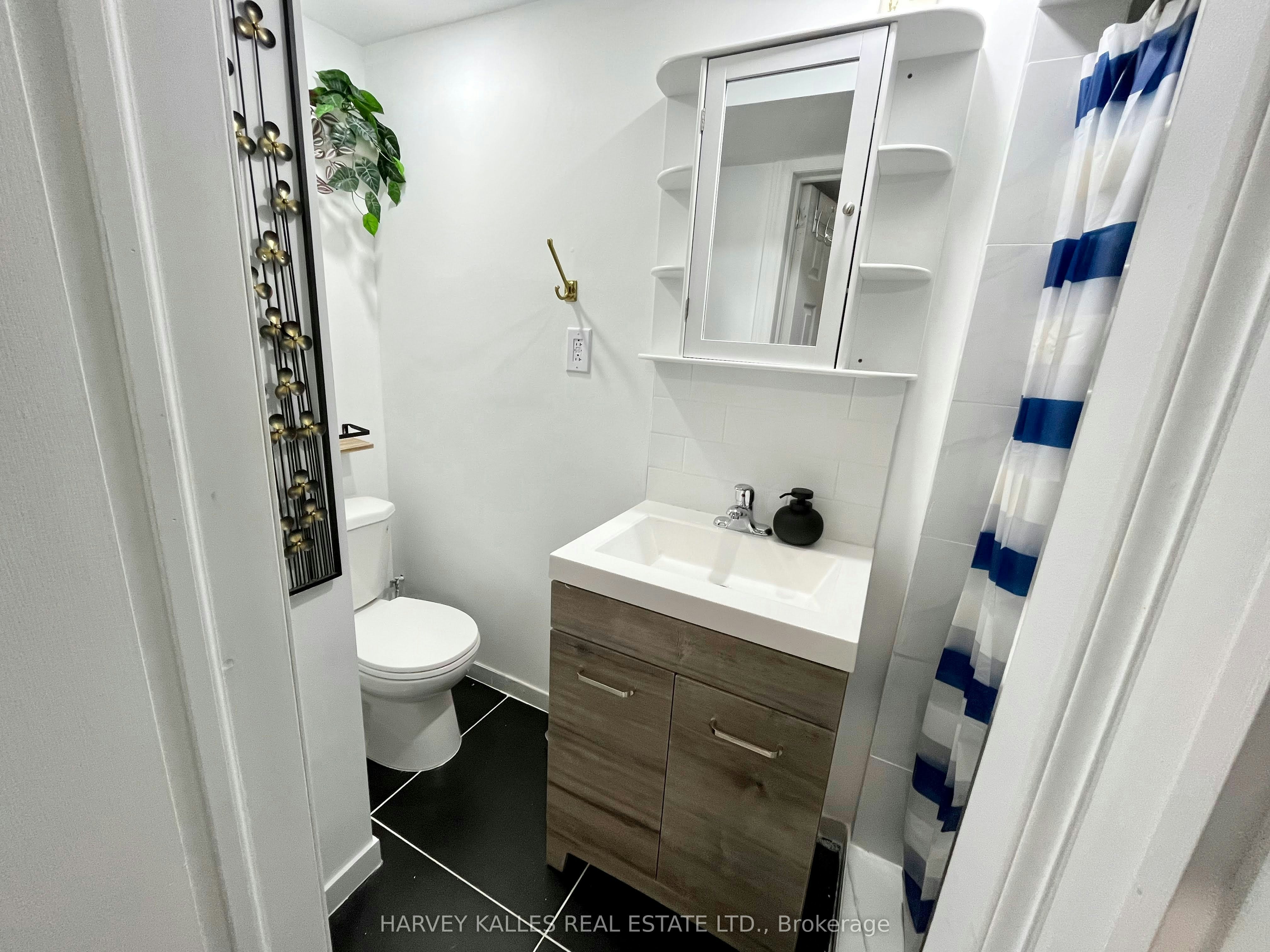Lower-26 Leyton Avenue, Toronto, ON, M1L 3T4 - 17