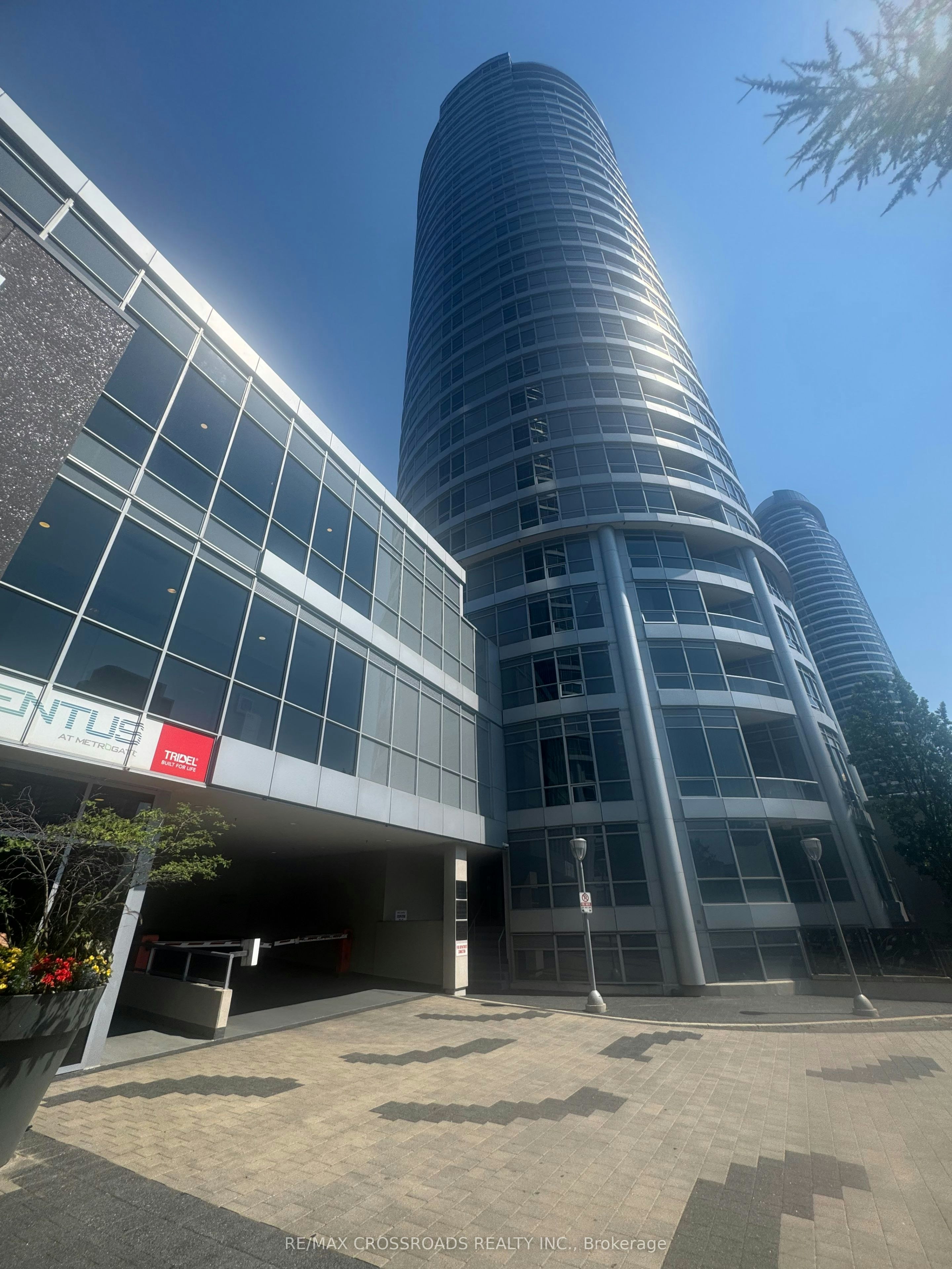 506-151 Village Green Square, Toronto, ON, M1S 0K5 - 2
