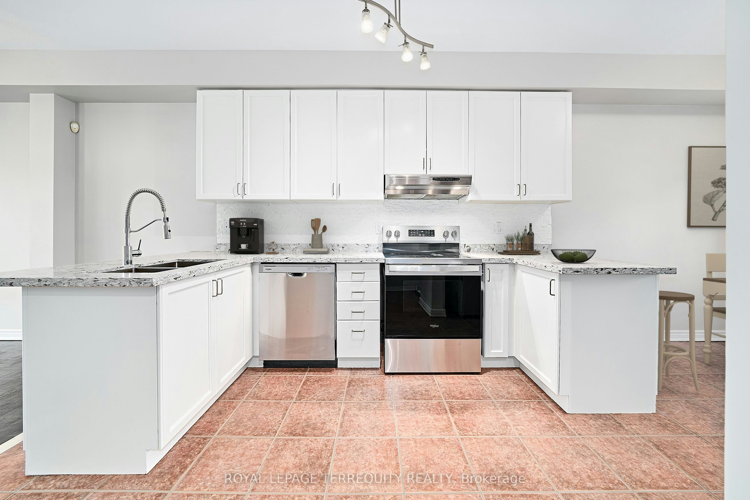 5-301 Strouds Lane, Pickering, ON, L1V 7J1 - 10