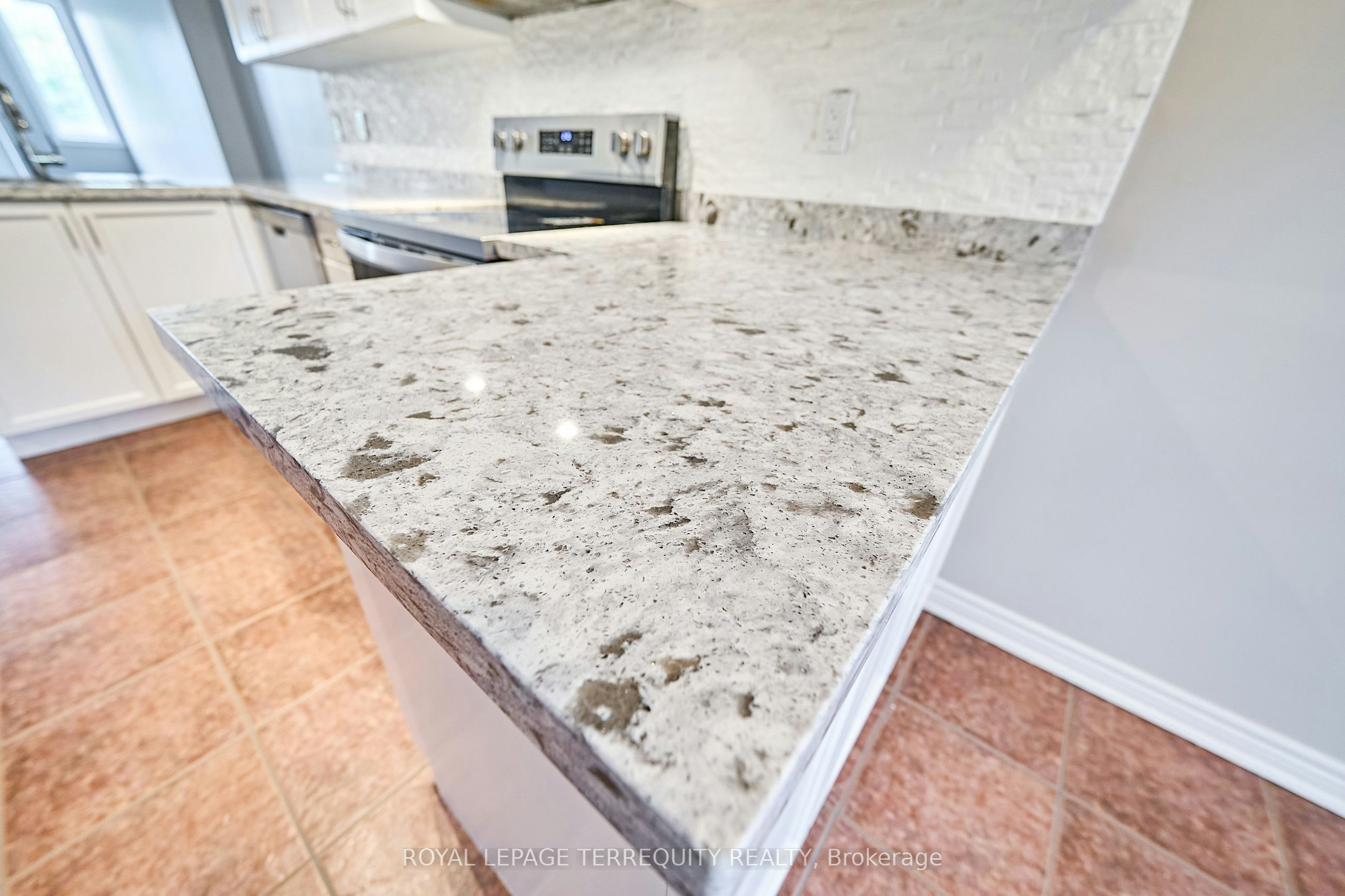 5-301 Strouds Lane, Pickering, ON, L1V 7J1 - 13