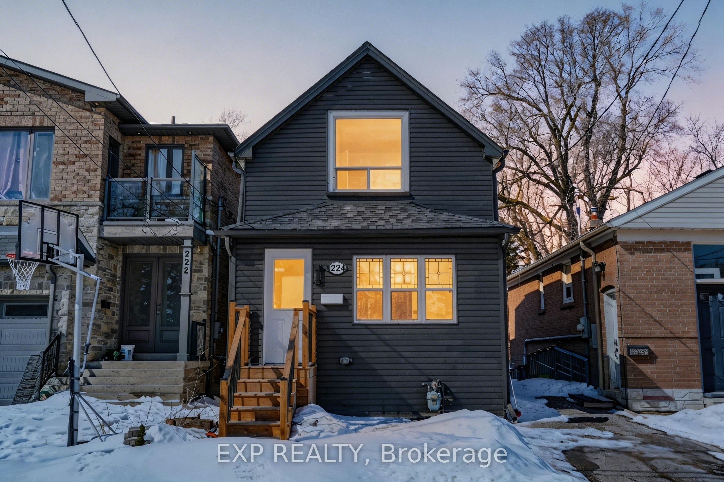 224 Aylesworth Avenue, Toronto, ON, M1N 2J6