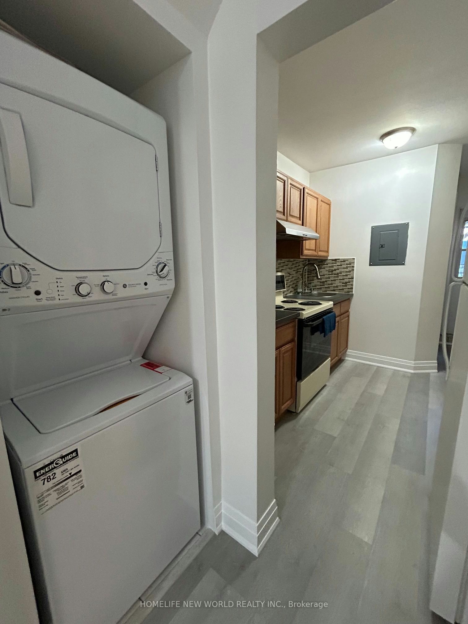 Main Floor-218 Greenwood Avenue, Toronto, ON, M4L 2R2 - 15