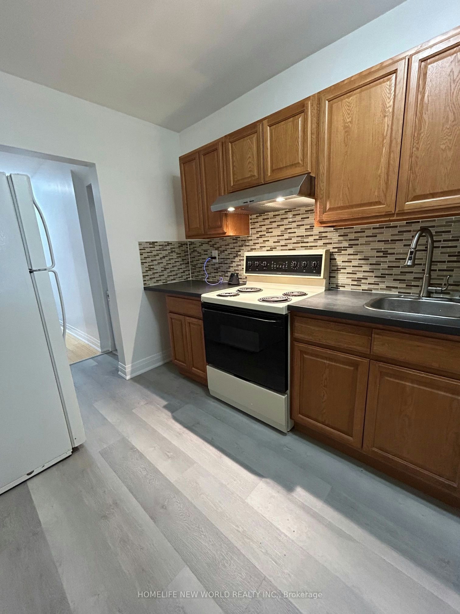 Main Floor-218 Greenwood Avenue, Toronto, ON, M4L 2R2 - 17