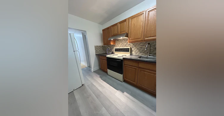 Main Floor-218 Greenwood Avenue, Toronto, ON, M4L 2R2 - 17