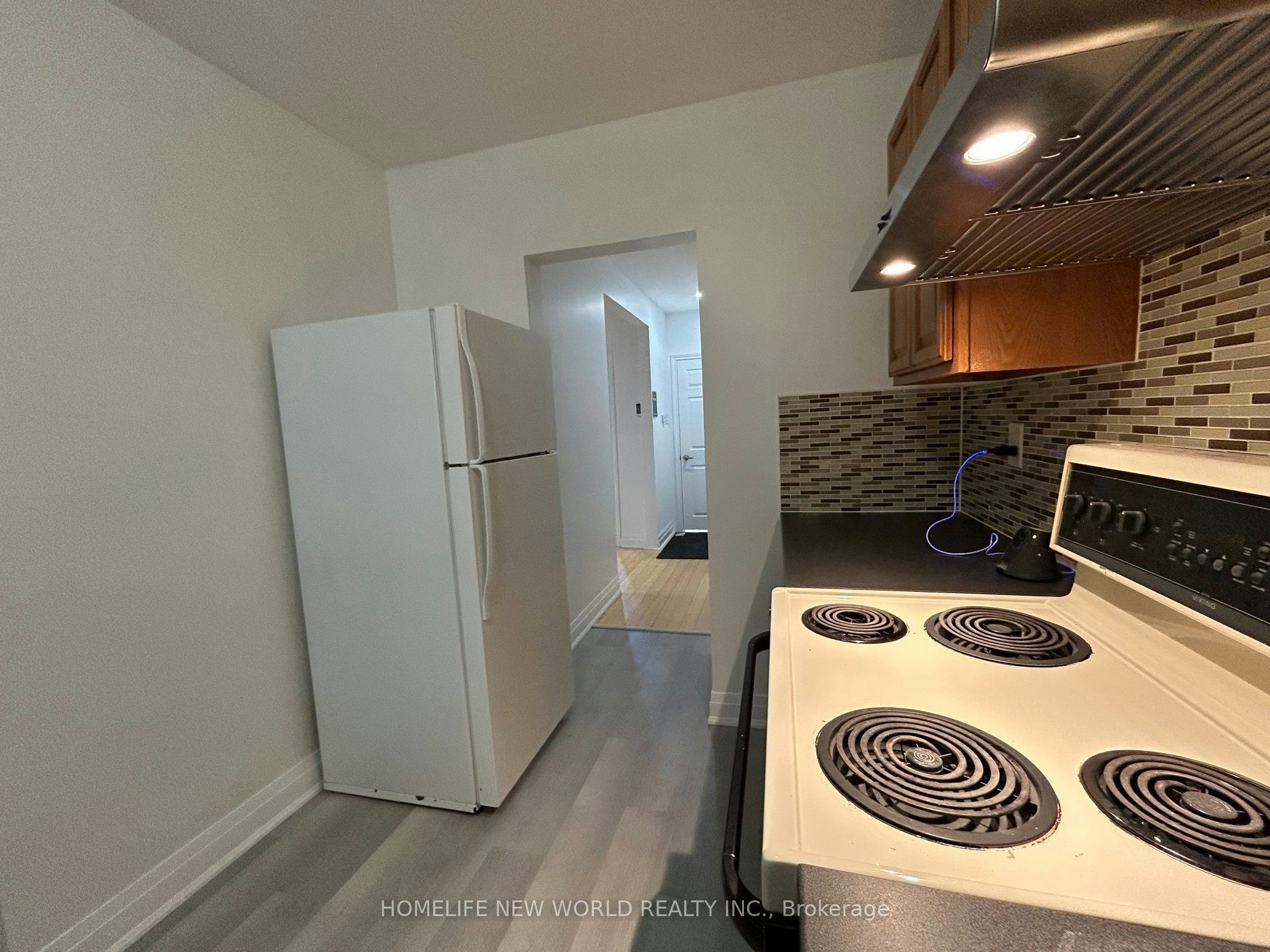 Main Floor-218 Greenwood Avenue, Toronto, ON, M4L 2R2 - 18