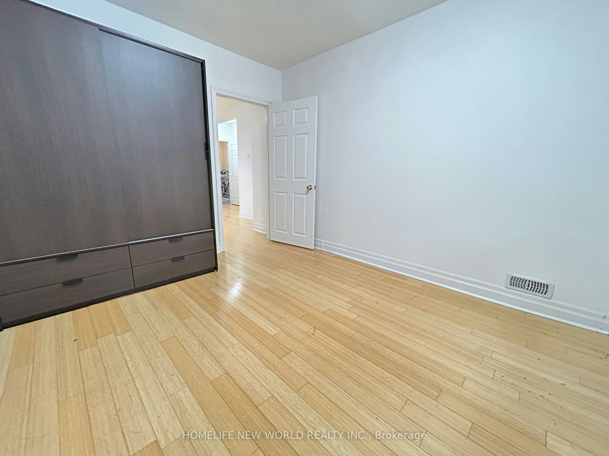 Main Floor-218 Greenwood Avenue, Toronto, ON, M4L 2R2 - 14