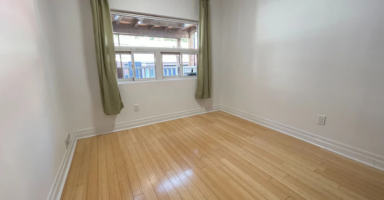 Main Floor-218 Greenwood Avenue, Toronto, ON, M4L 2R2 - 12