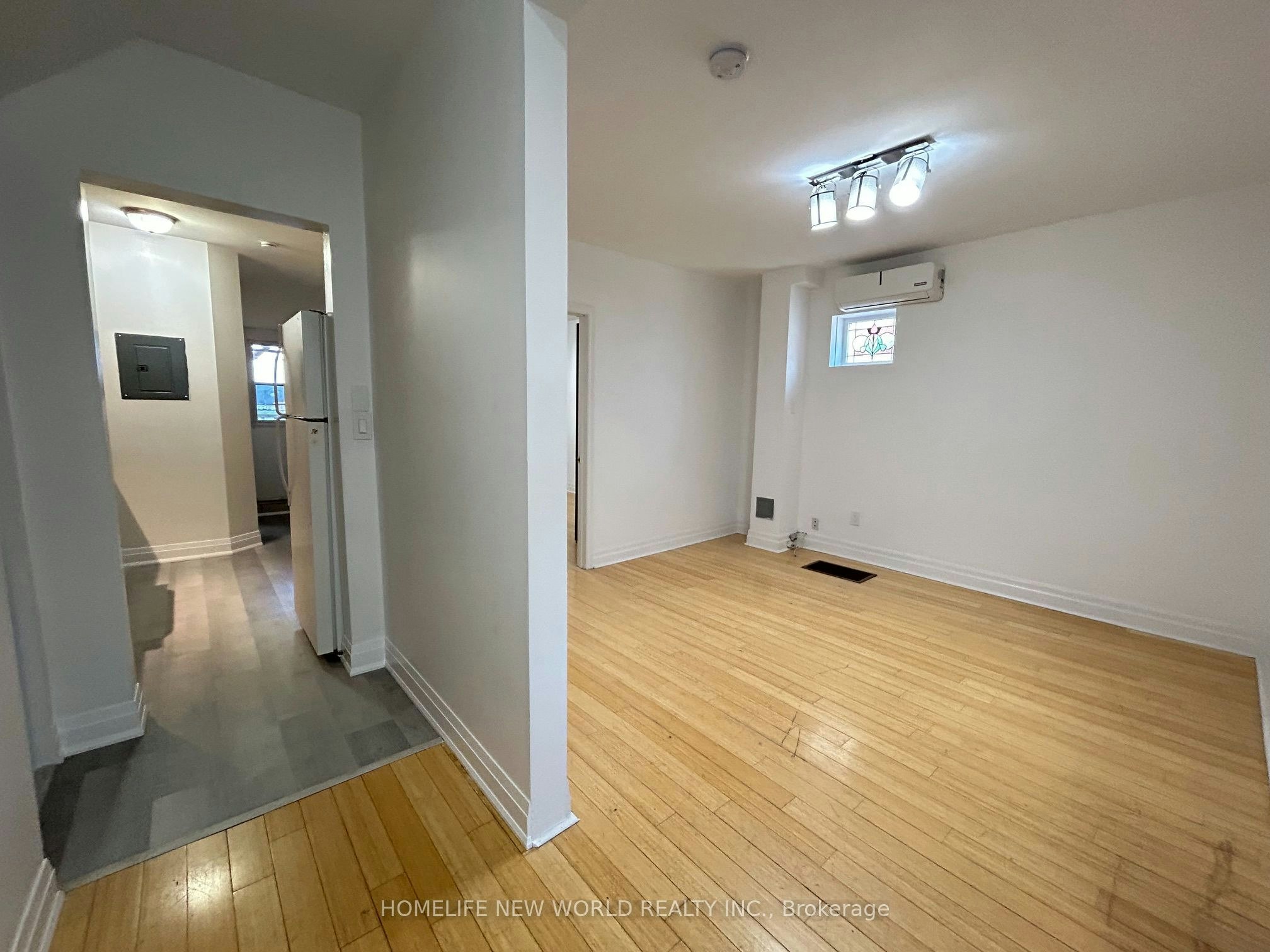 Main Floor-218 Greenwood Avenue, Toronto, ON, M4L 2R2 - 4