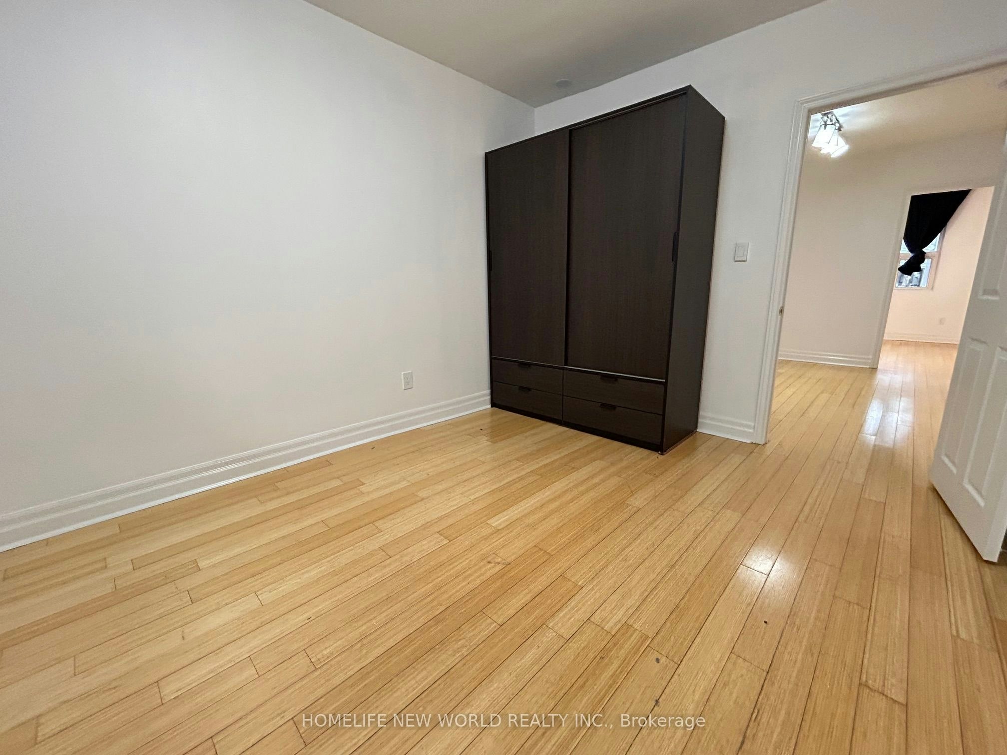 Main Floor-218 Greenwood Avenue, Toronto, ON, M4L 2R2 - 13
