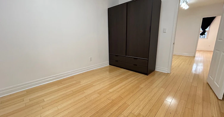 Main Floor-218 Greenwood Avenue, Toronto, ON, M4L 2R2 - 13