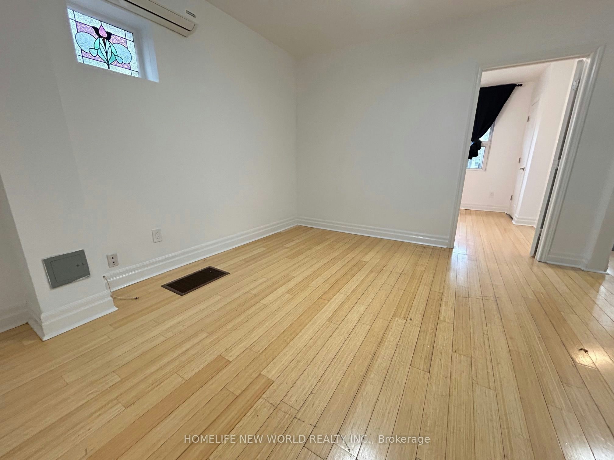 Main Floor-218 Greenwood Avenue, Toronto, ON, M4L 2R2 - 6