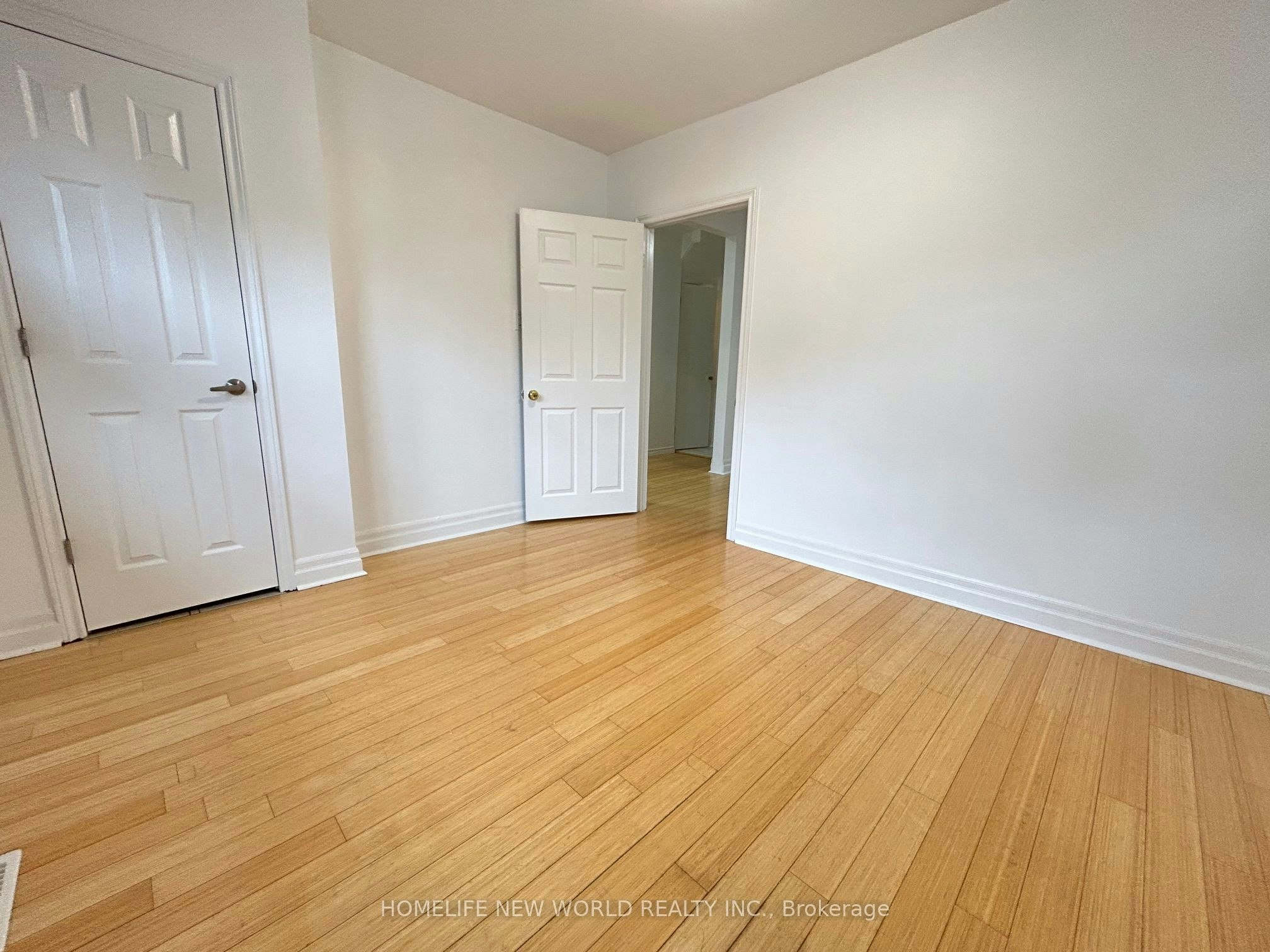 Main Floor-218 Greenwood Avenue, Toronto, ON, M4L 2R2 - 11