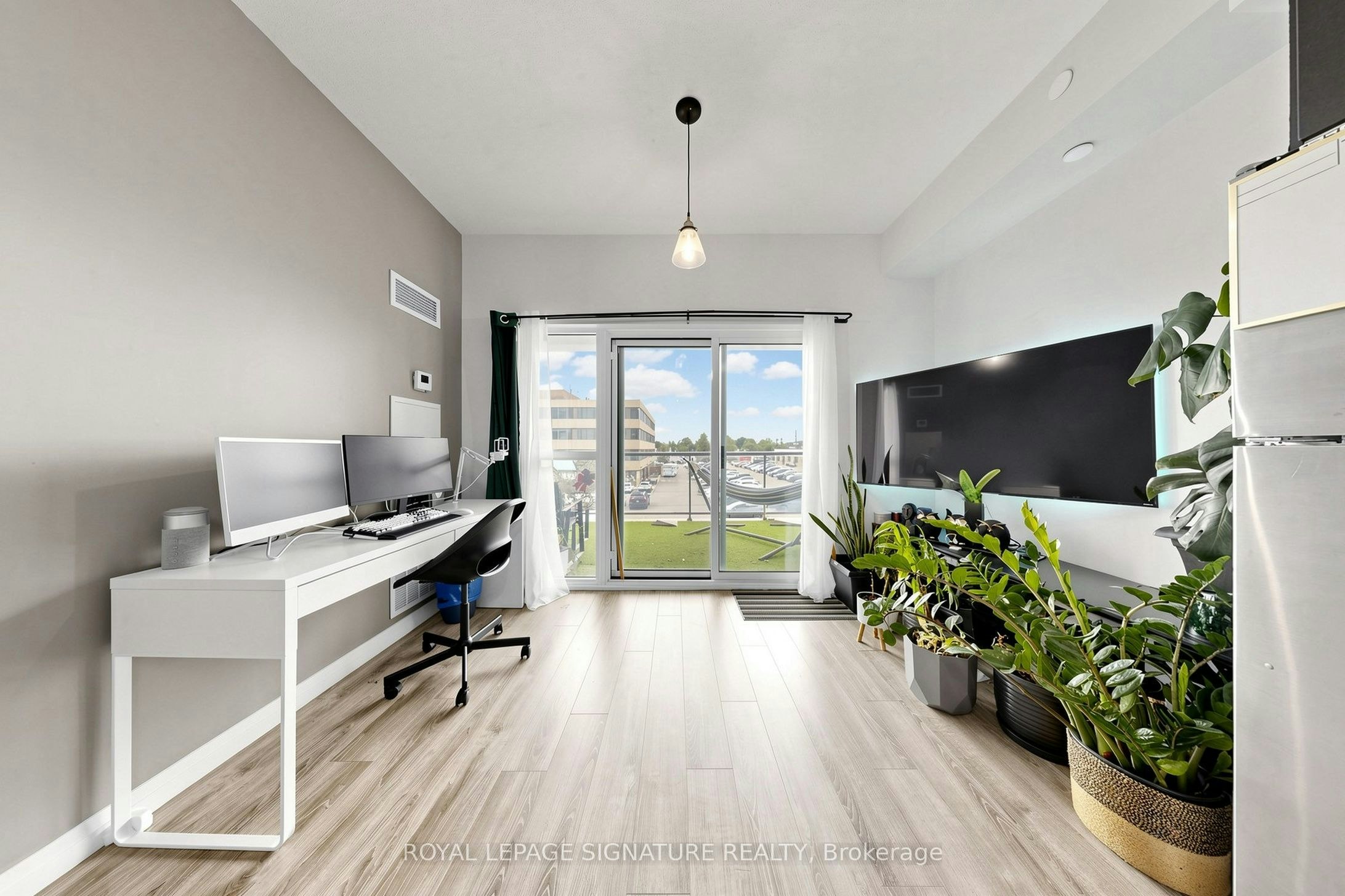 208-2150 Lawrence Avenue E, Toronto, ON, M1R 3A7 - 5