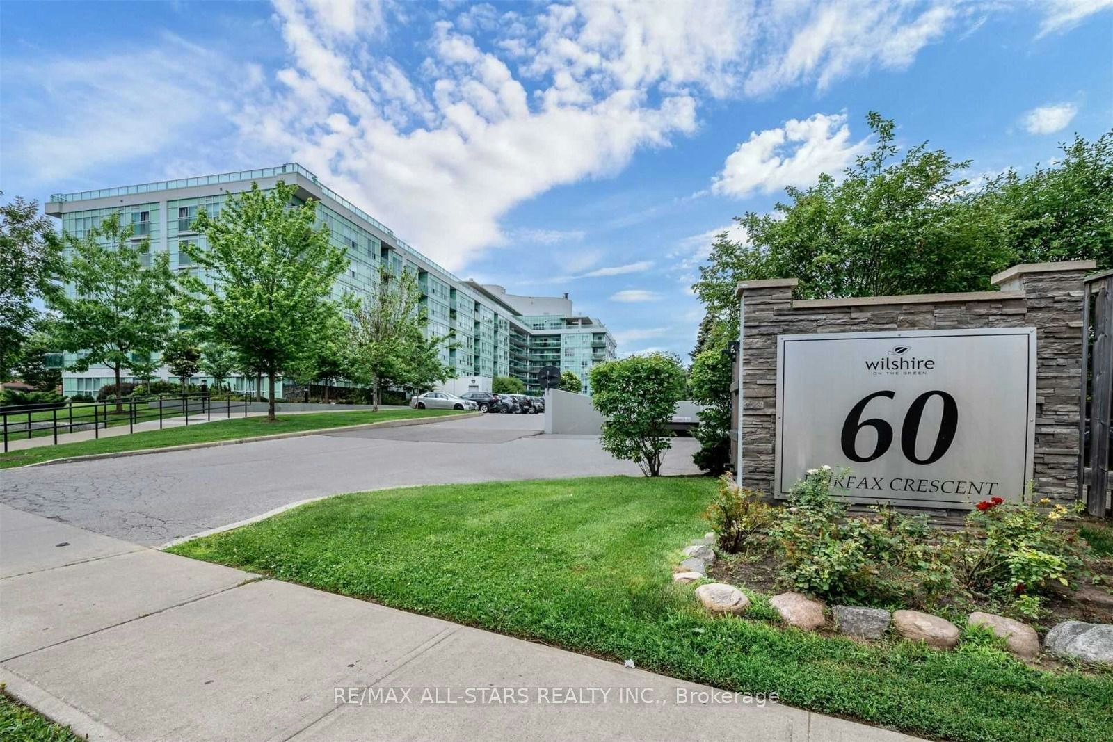 201-60 Fairfax Crescent, Toronto, ON, M1L 0E1
