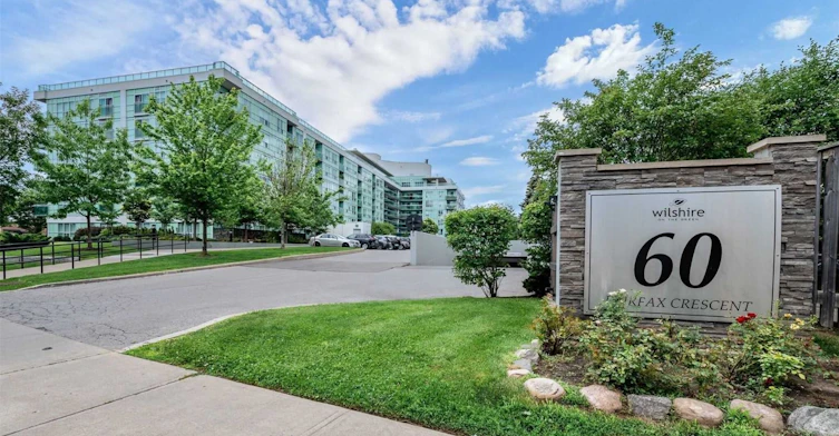 201-60 Fairfax Crescent, Toronto, ON, M1L 0E1