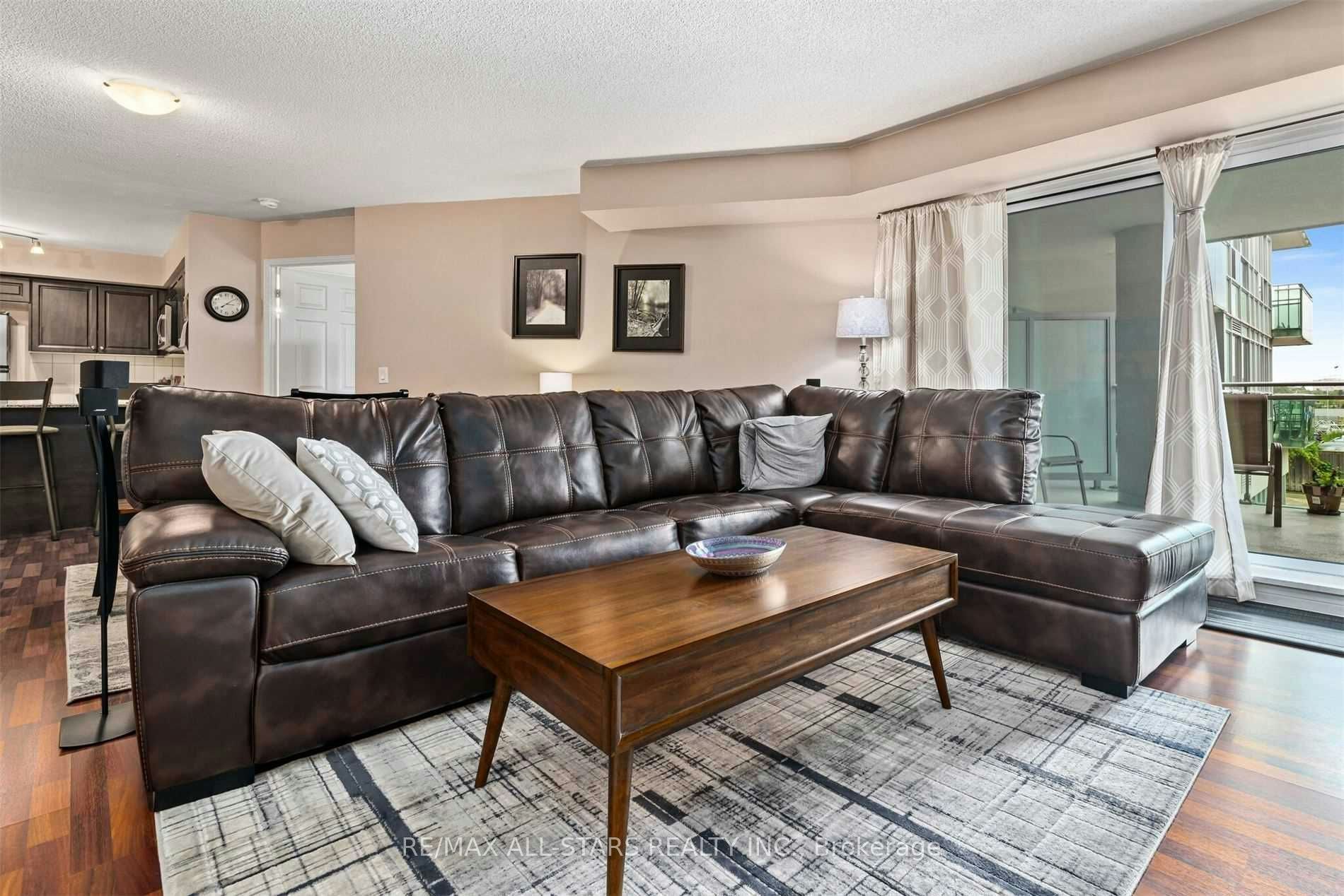 201-60 Fairfax Crescent, Toronto, ON, M1L 0E1 - 5
