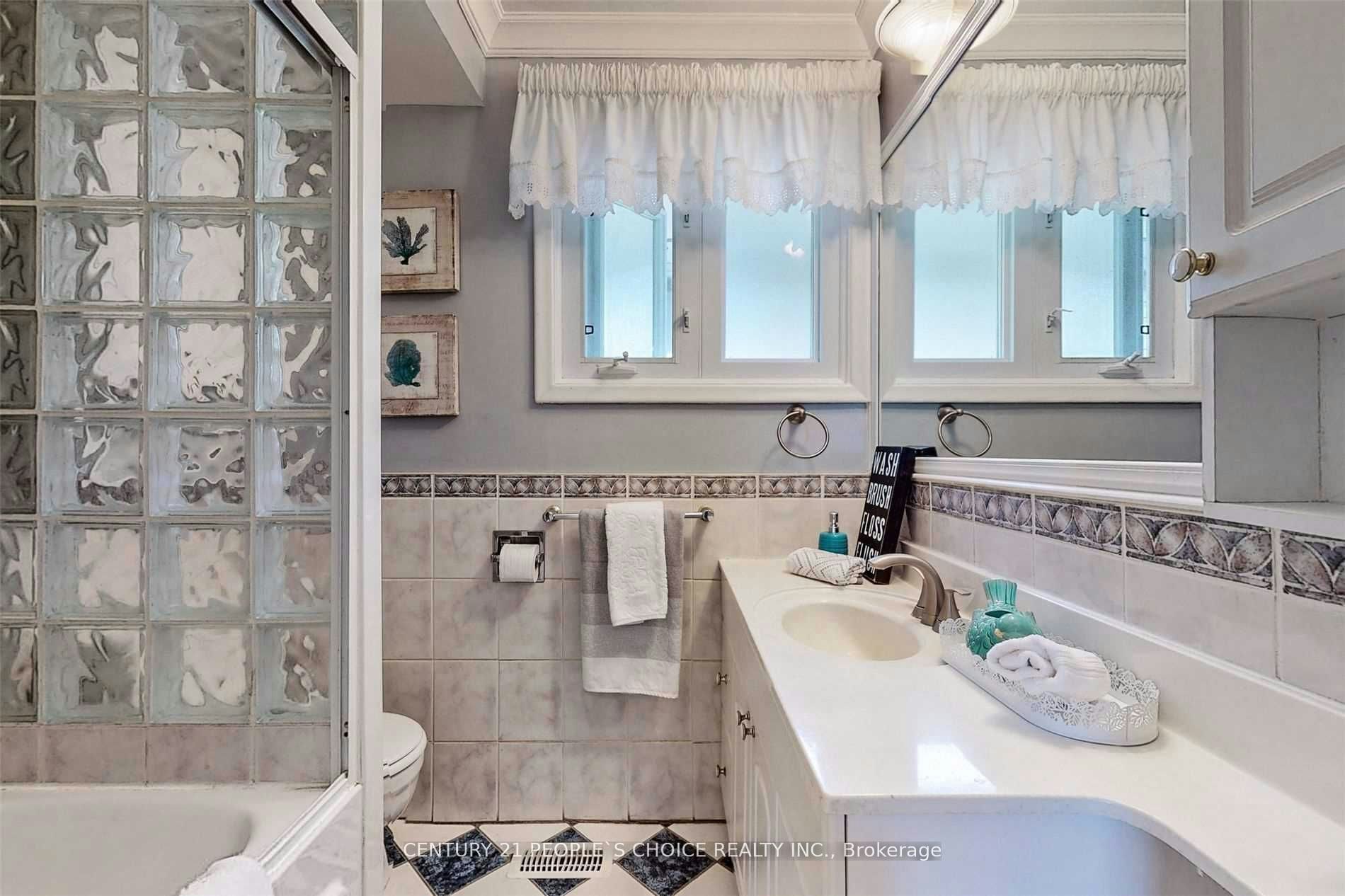 5 Mid Pines Road, Toronto, ON, M1G 2L5 - 13