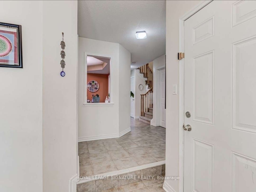 39 Jonesridge Drive, Ajax, ON, L1T 0B3 - 3