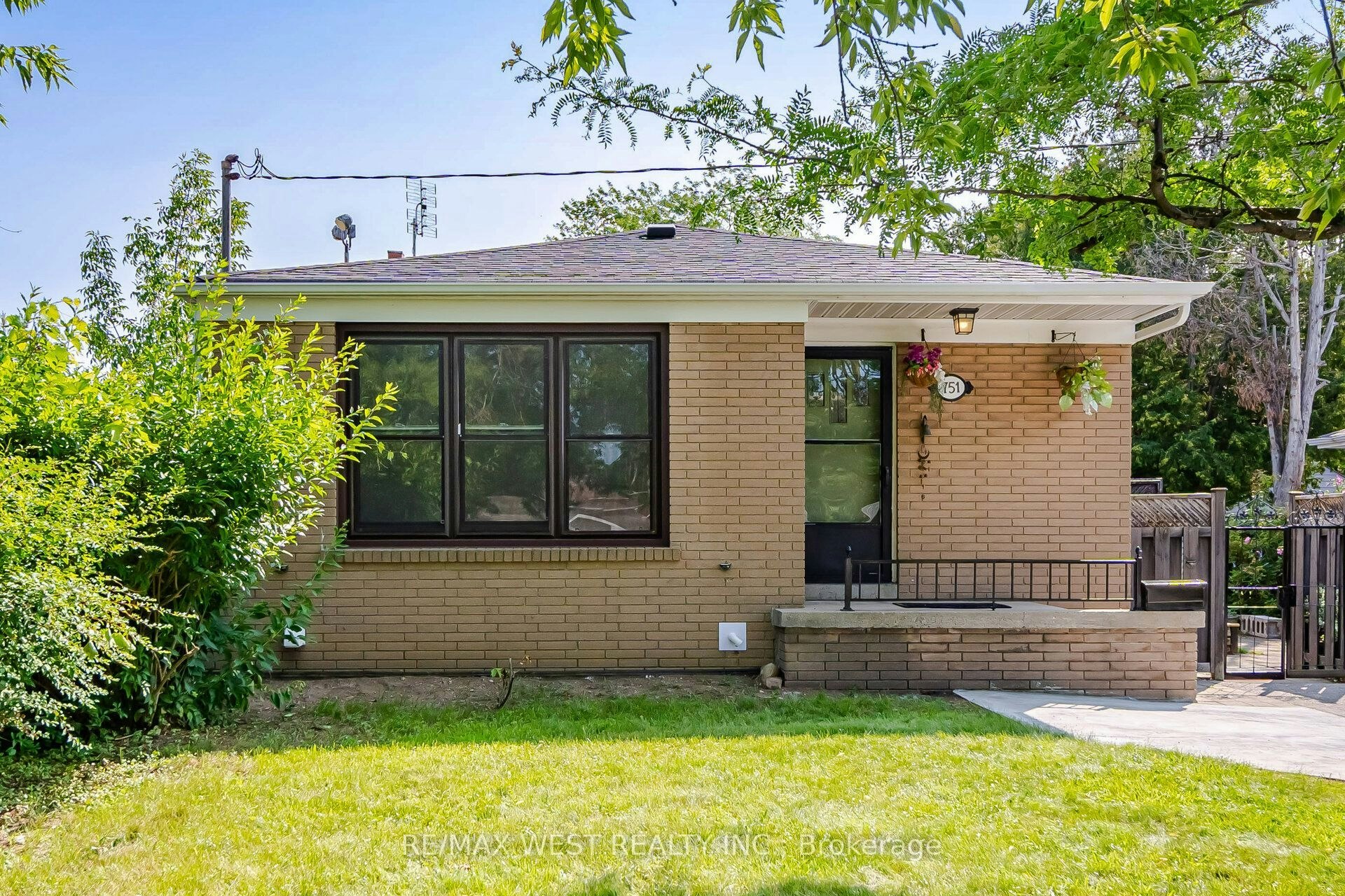 751 Meadowvale Road, Toronto, ON, M1C 1T1