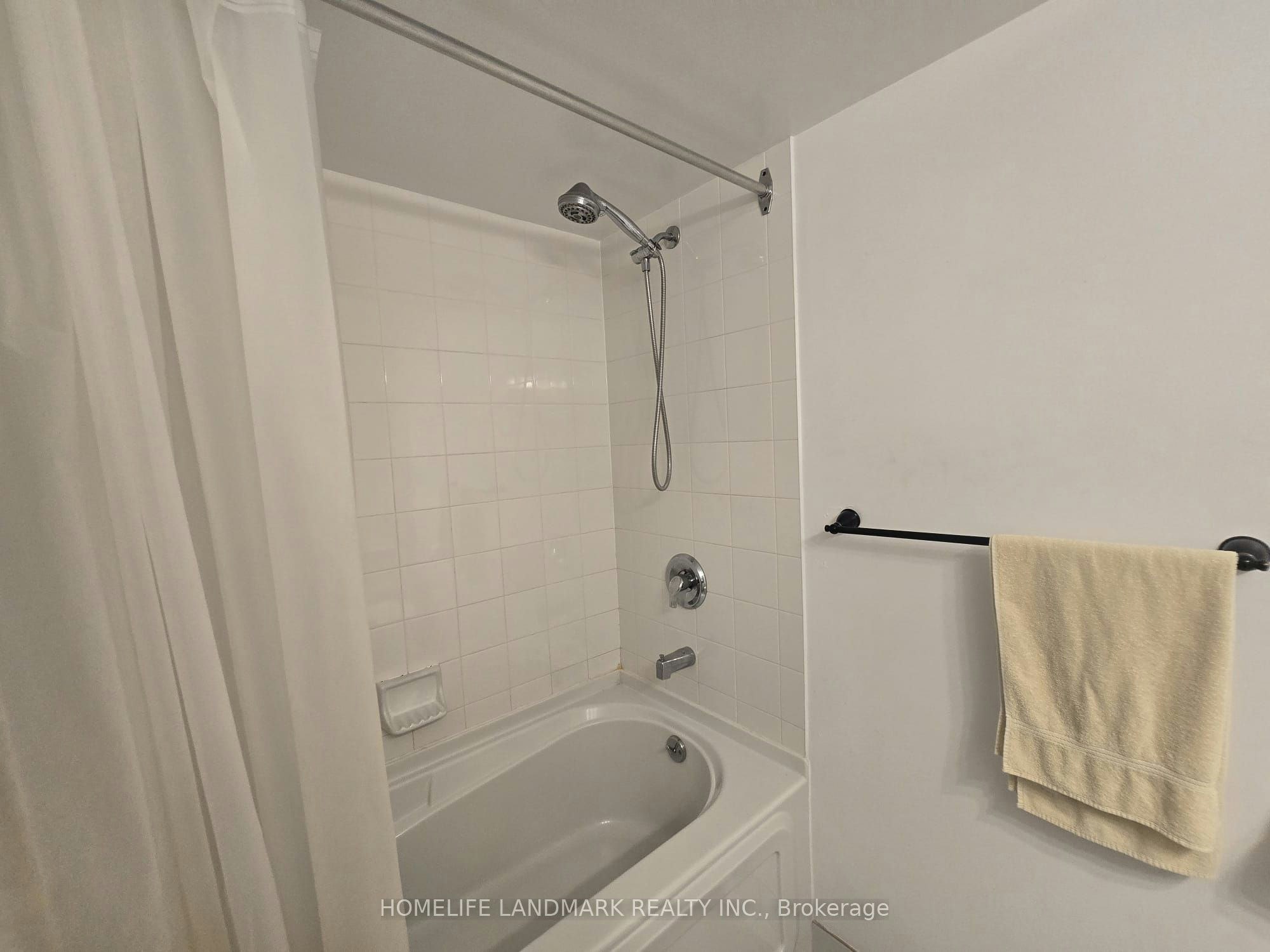 2102-11 Lee Centre Drive, Toronto, ON, M1H 3J5 - 18