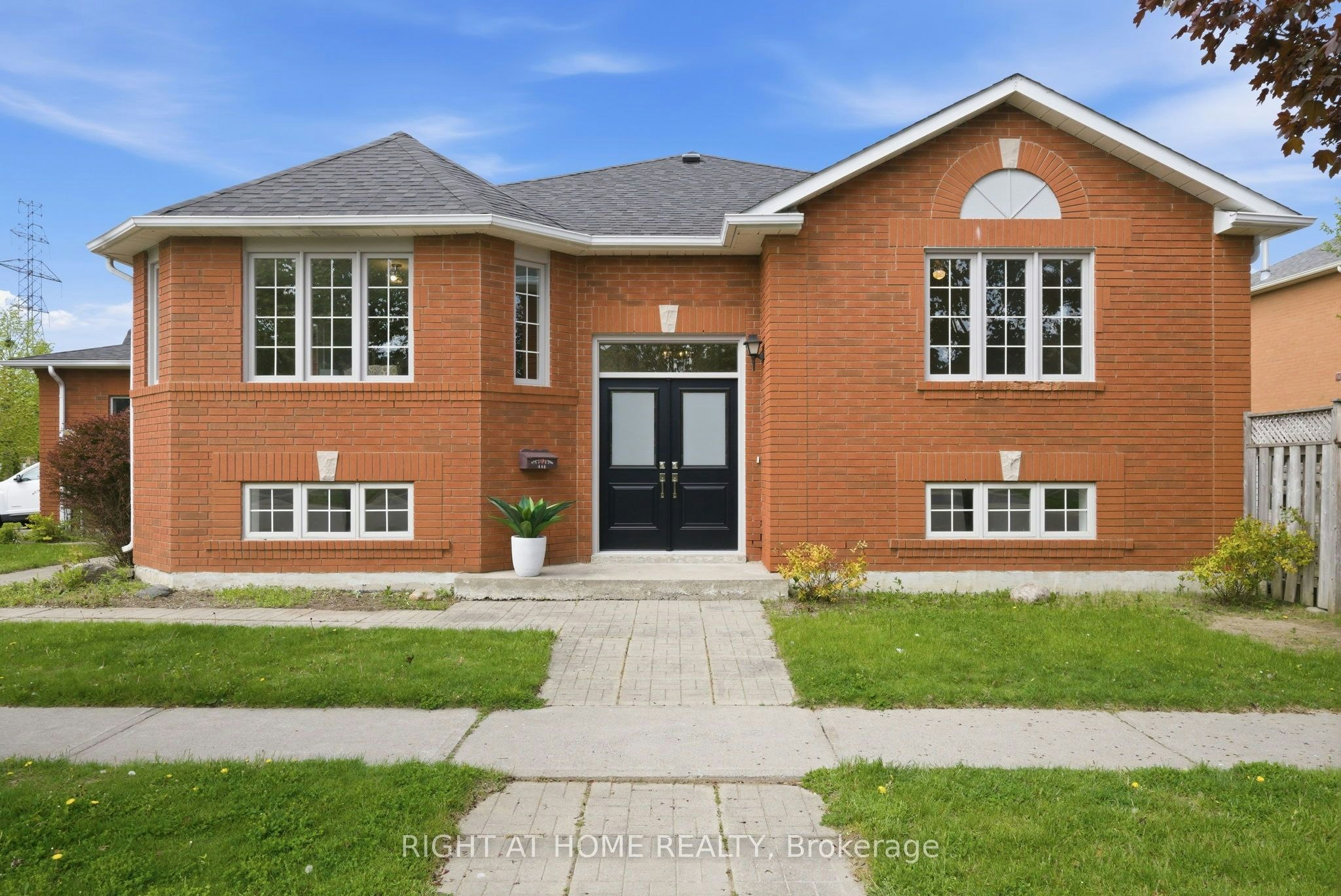 446 Stonegate Avenue, Oshawa, ON, L1K 2L7