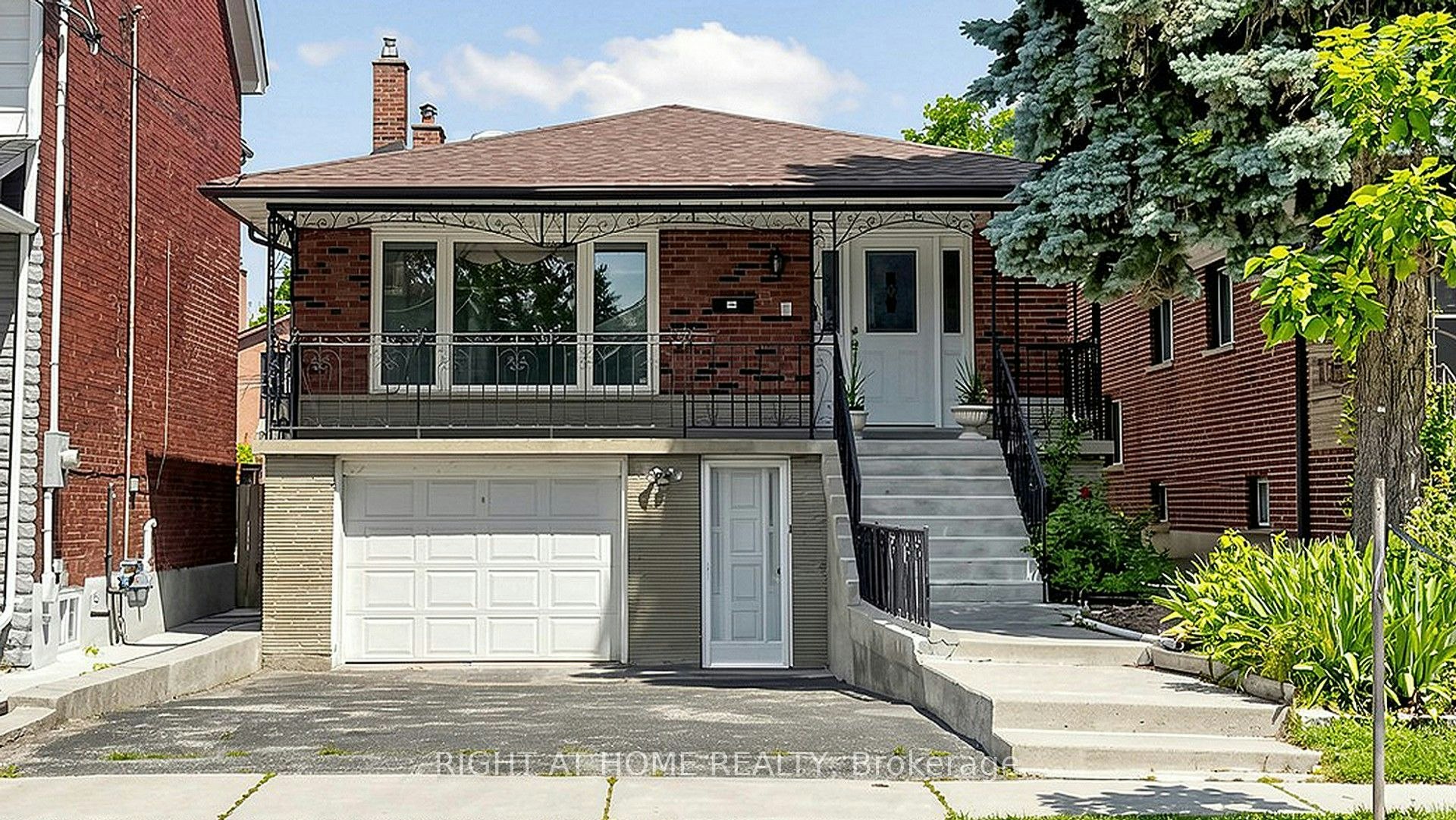20 Torrens Avenue, Toronto, ON, M4K 2H8