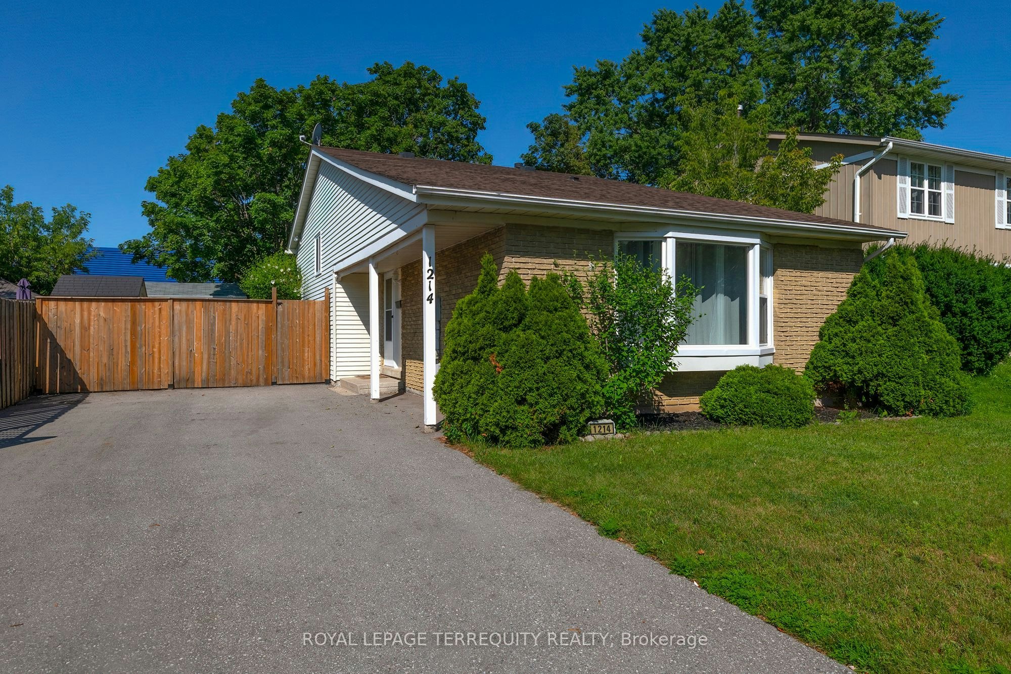 1214 Trowbridge Drive, Oshawa, ON, L1G 7H2