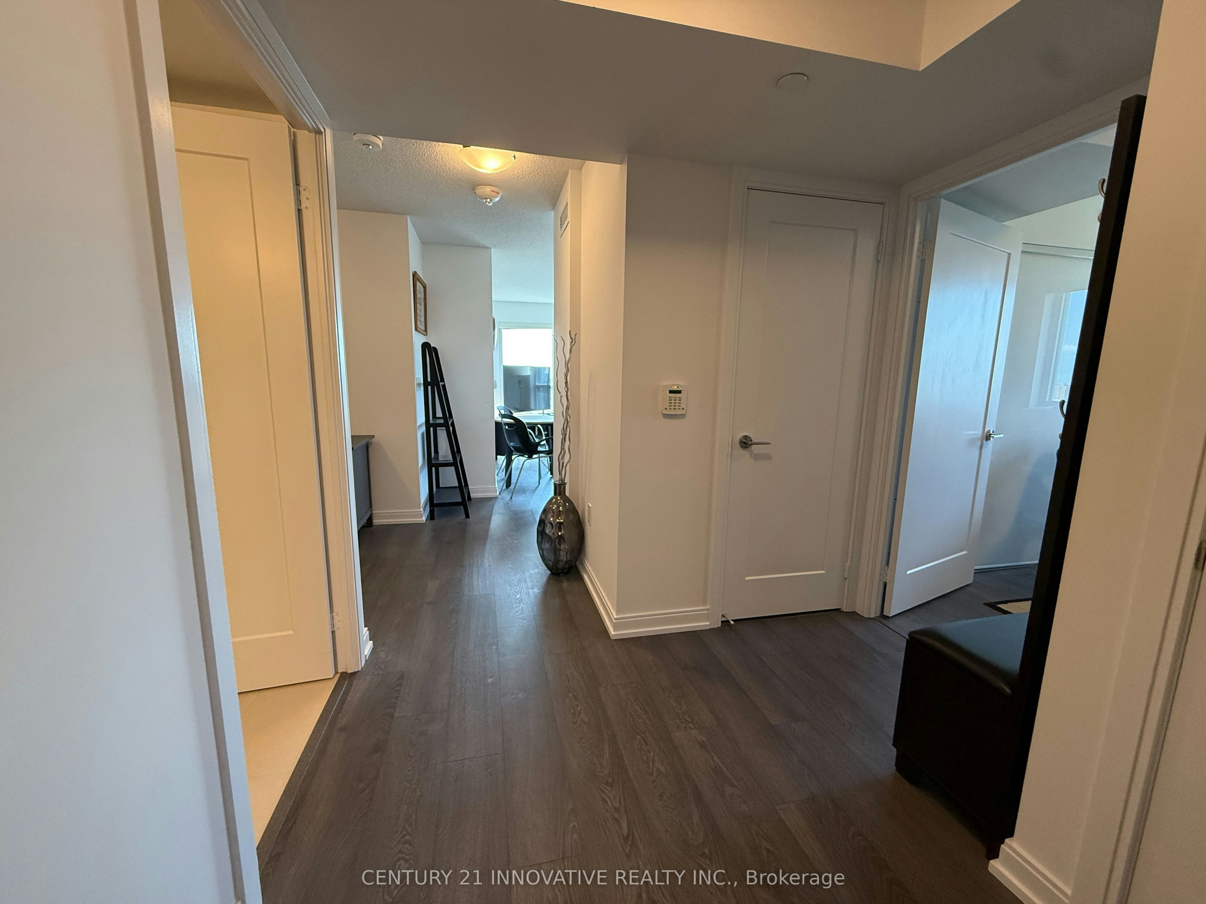 1723-275 Village Green Square, Toronto, ON, M1S 0L8 - 2
