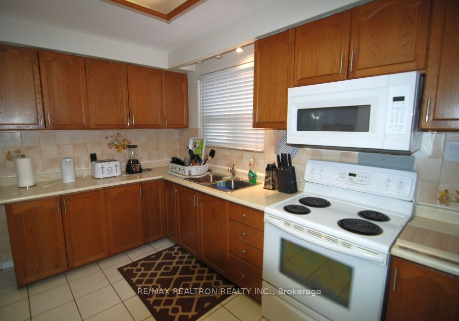 Main-89 Dolly Varden Boulevard, Toronto, ON, M1H 2K2 - 2