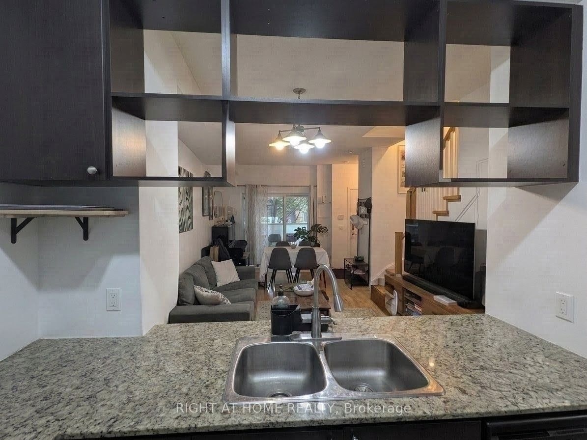TH25-290 Village Green Square, Toronto, ON, M1S 0L1 - 3
