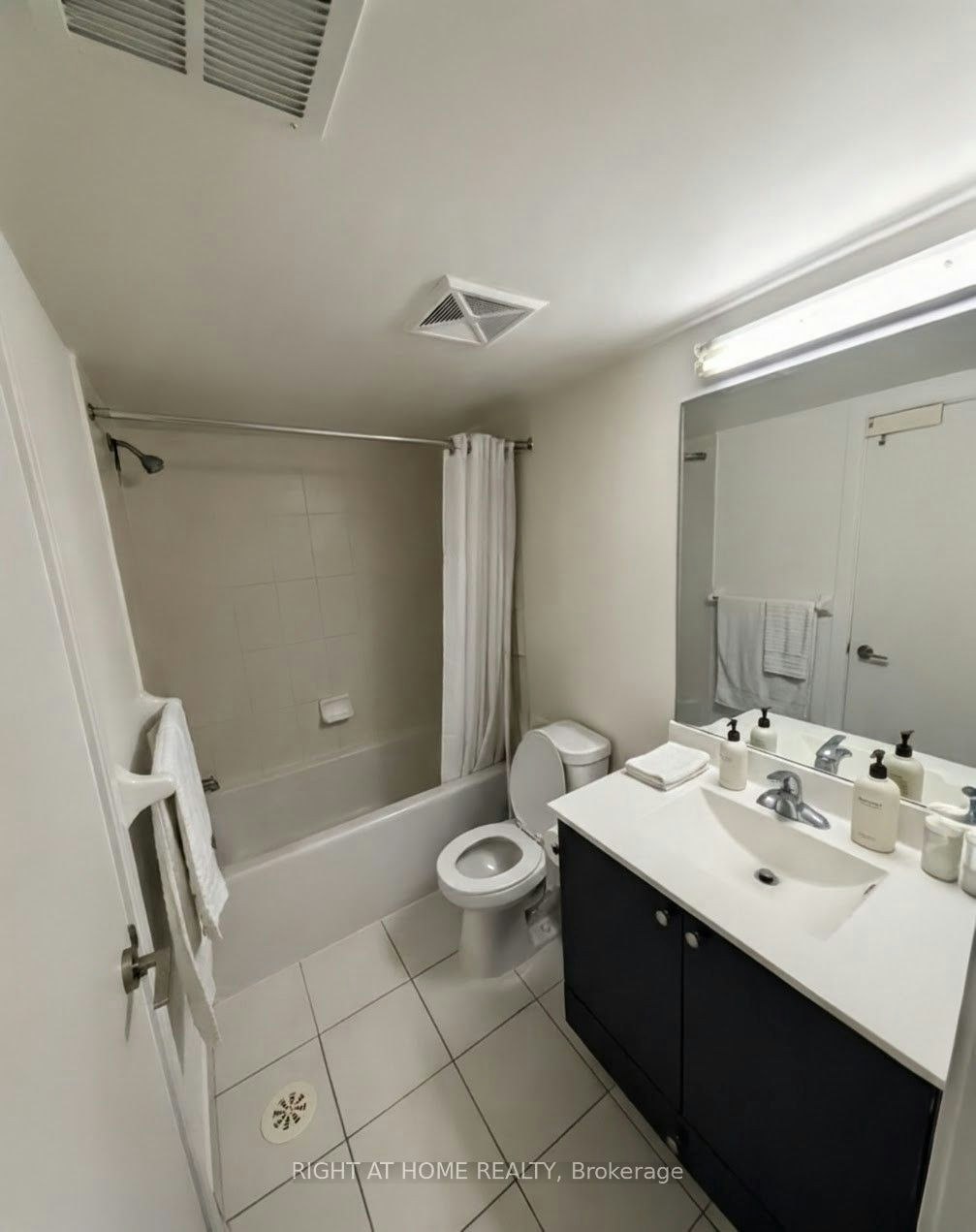 TH25-290 Village Green Square, Toronto, ON, M1S 0L1 - 9