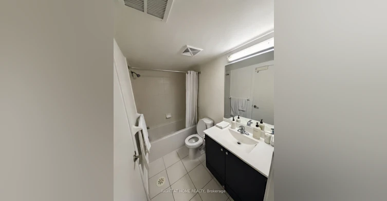 TH25-290 Village Green Square, Toronto, ON, M1S 0L1 - 9
