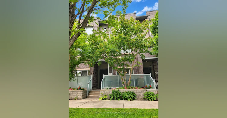 TH25-290 Village Green Square, Toronto, ON, M1S 0L1