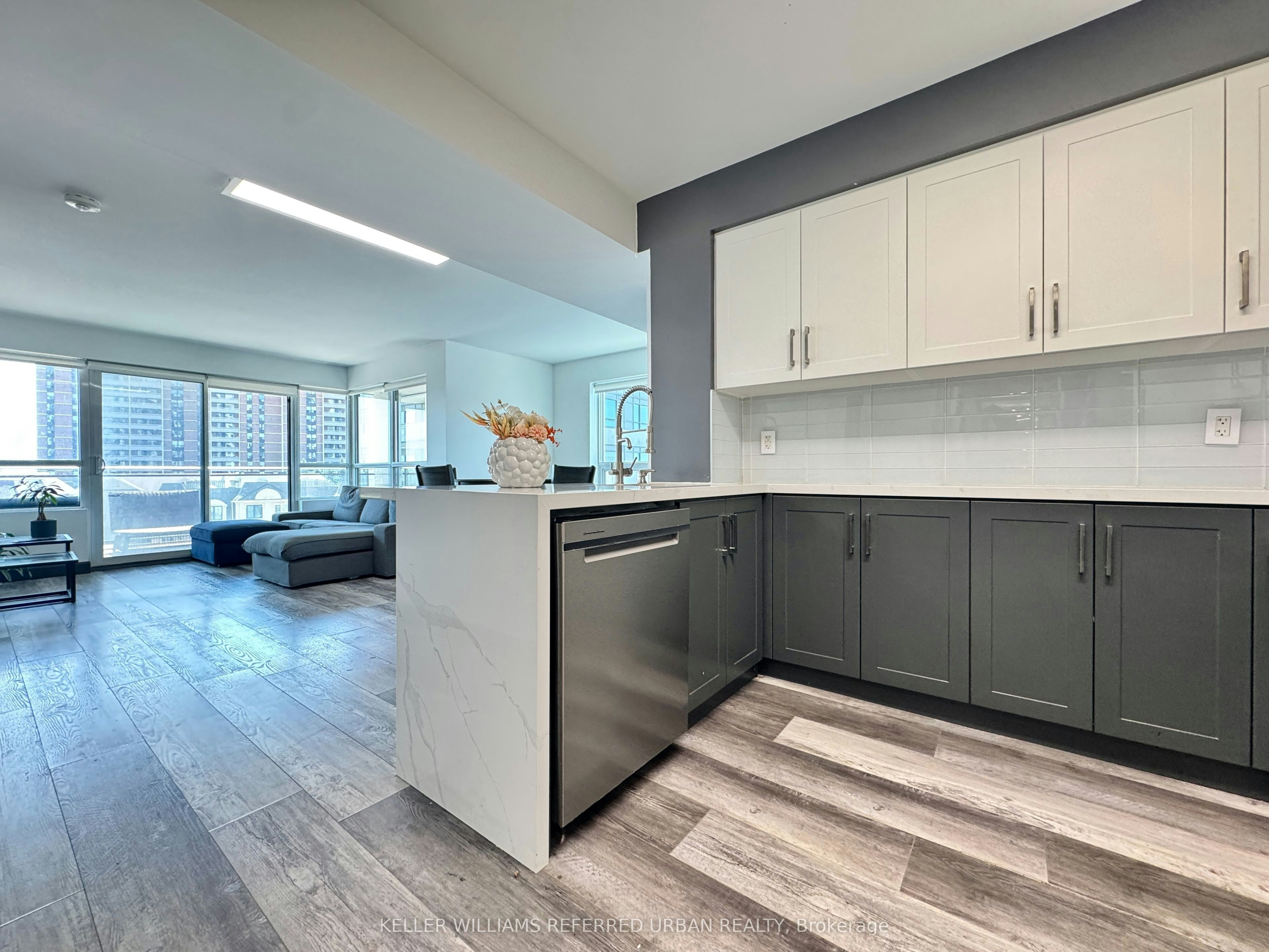 402-1235 Bayly Street, Pickering, ON, L1W 1L7 - 2