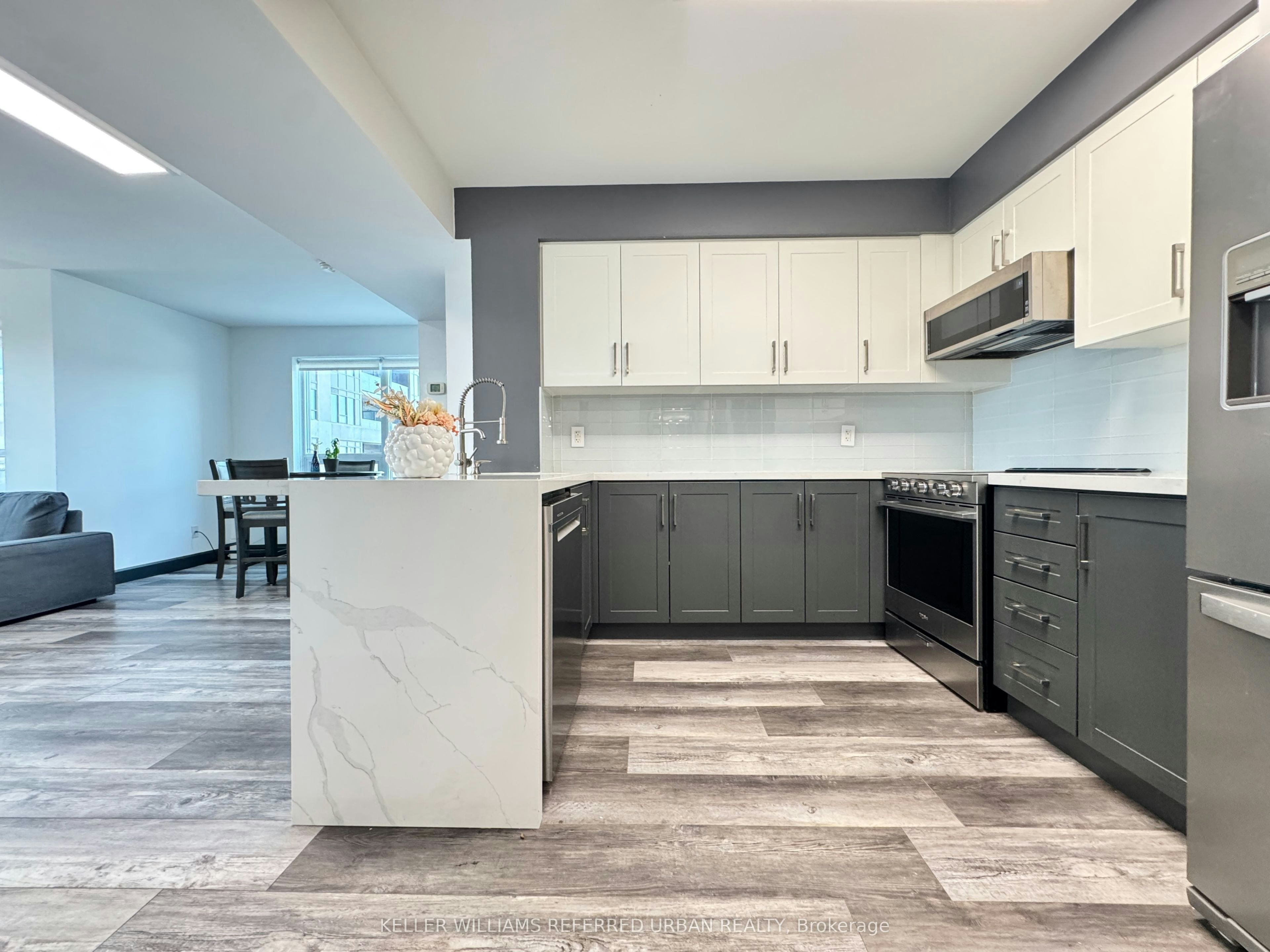 402-1235 Bayly Street, Pickering, ON, L1W 1L7 - 3