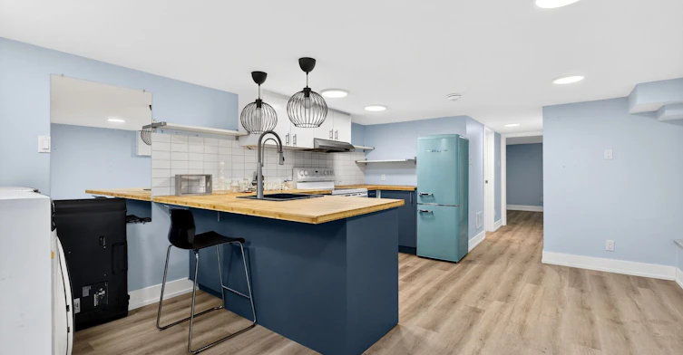 Bsmt-92 Donlands Avenue, Toronto, ON, M4J 3P1 - 4