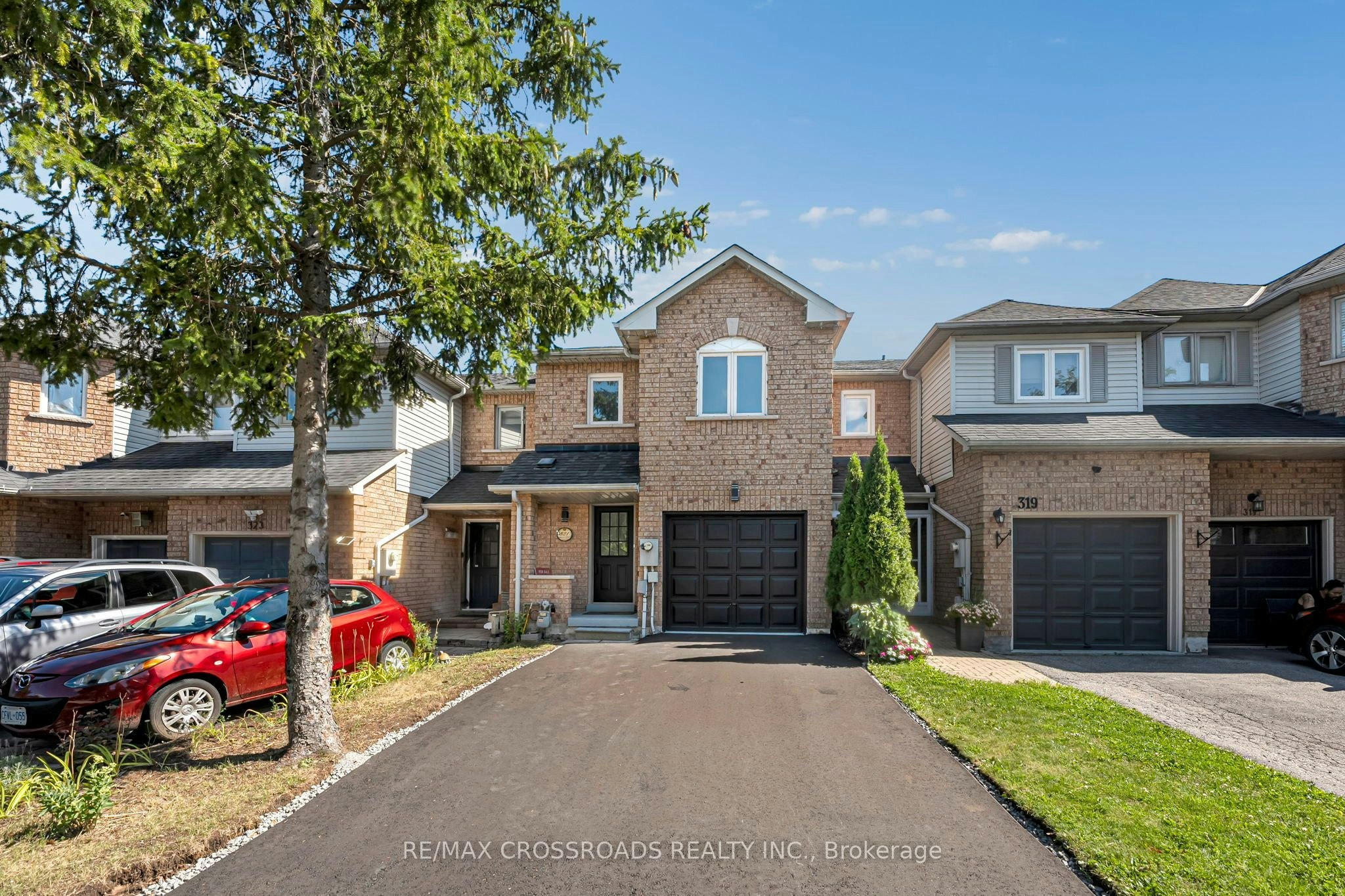 321 Sparrow Circle, Pickering, ON, L1V 6Y3