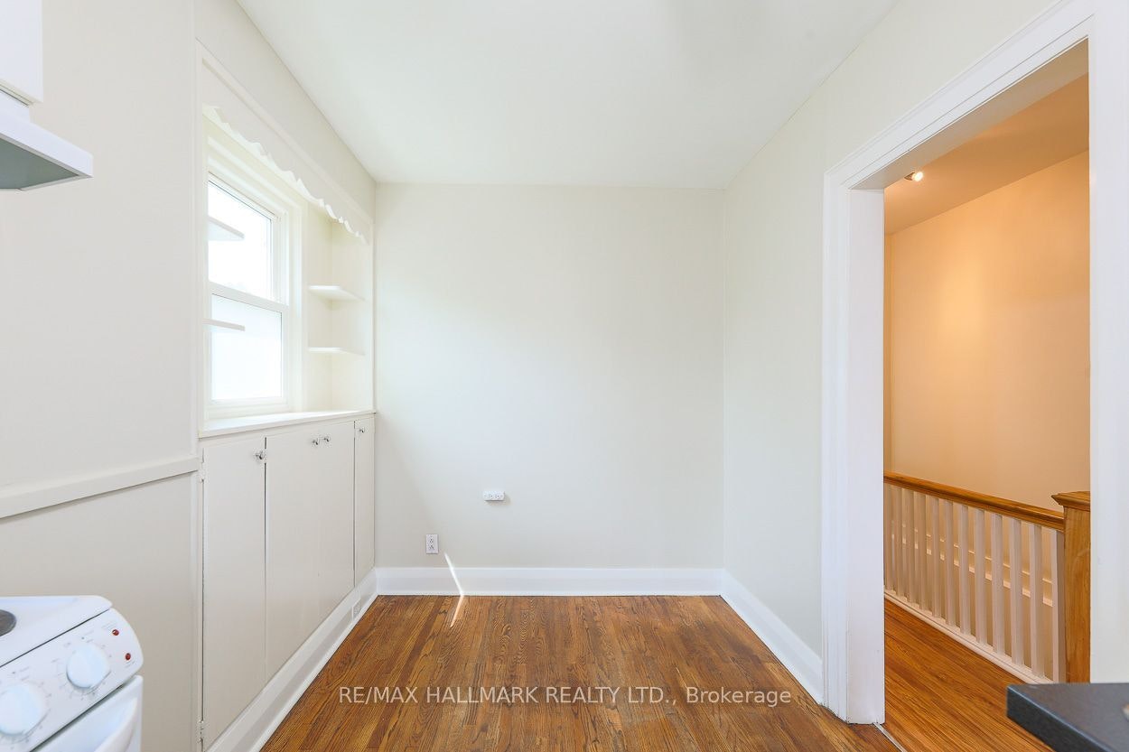 Upper-2159 Gerrard Street E, Toronto, ON, M4E 2C4 - 4