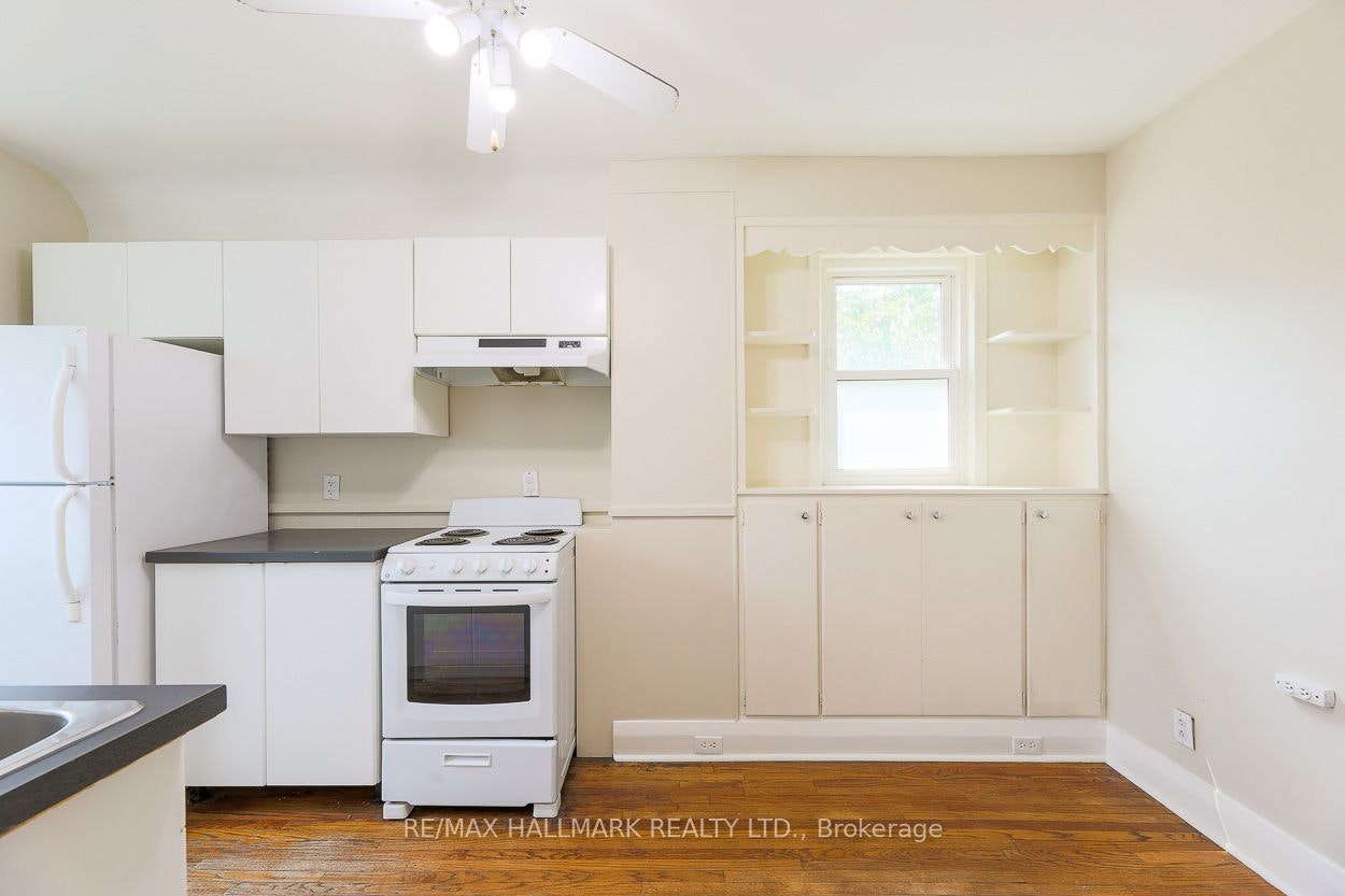 Upper-2159 Gerrard Street E, Toronto, ON, M4E 2C4 - 3