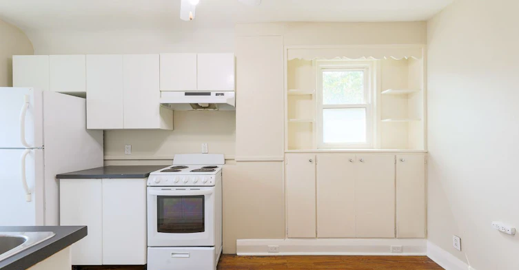 Upper-2159 Gerrard Street E, Toronto, ON, M4E 2C4 - 3