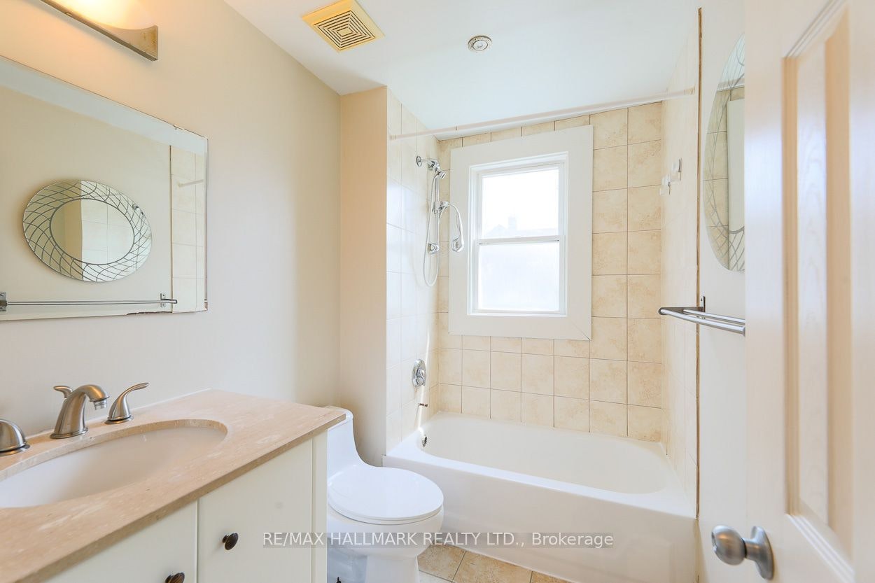 Upper-2159 Gerrard Street E, Toronto, ON, M4E 2C4 - 10