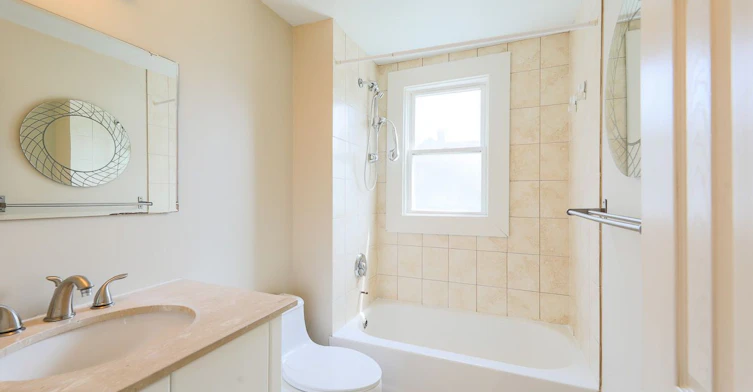Upper-2159 Gerrard Street E, Toronto, ON, M4E 2C4 - 10