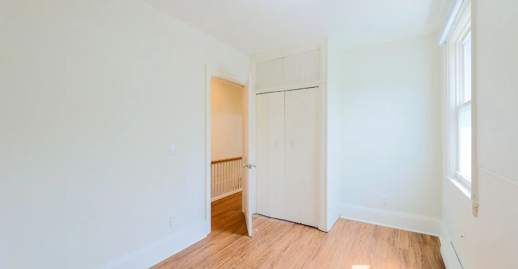 Upper-2159 Gerrard Street E, Toronto, ON, M4E 2C4 - 6