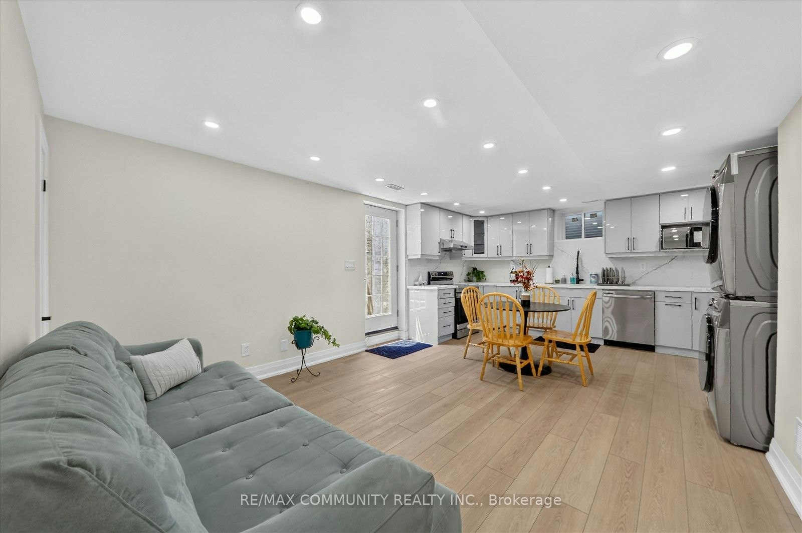 3 Brigadier Place, Toronto, ON, M1C 3G1 - 3