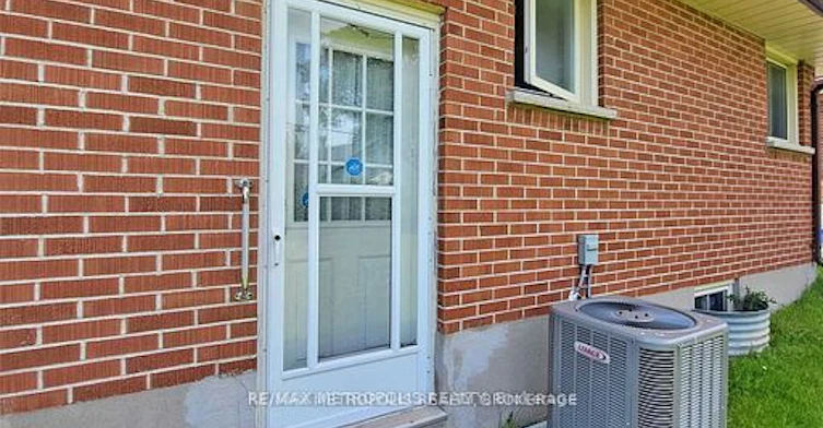 Bsmt-595 Gibbons Street, Oshawa, ON, L1J 4Z7 - 2