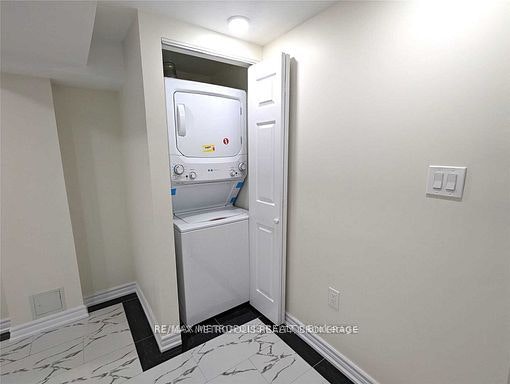 Bsmt-595 Gibbons Street, Oshawa, ON, L1J 4Z7 - 4